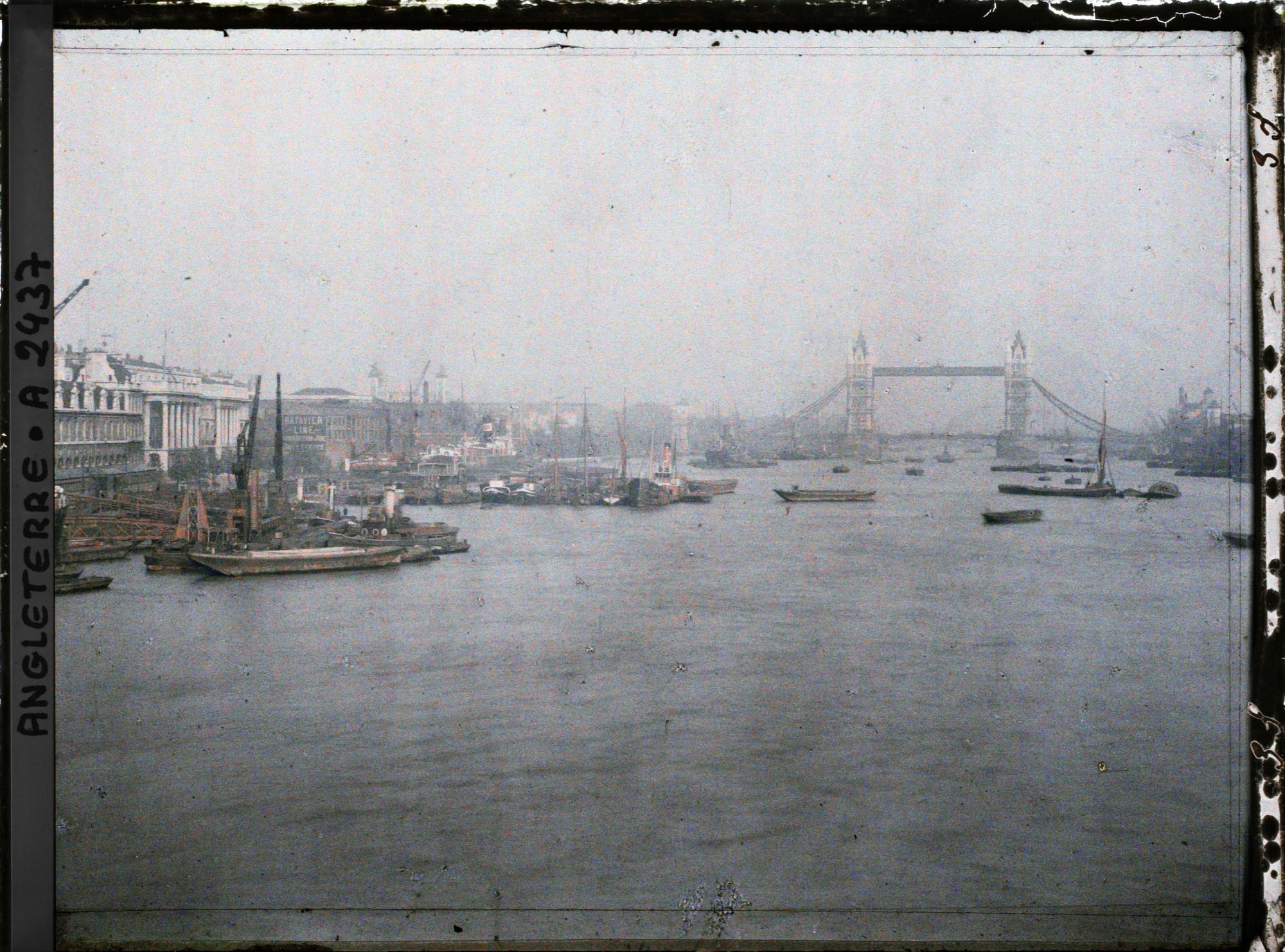 Image représentant La Tamise avec au loin le Tower Bridge