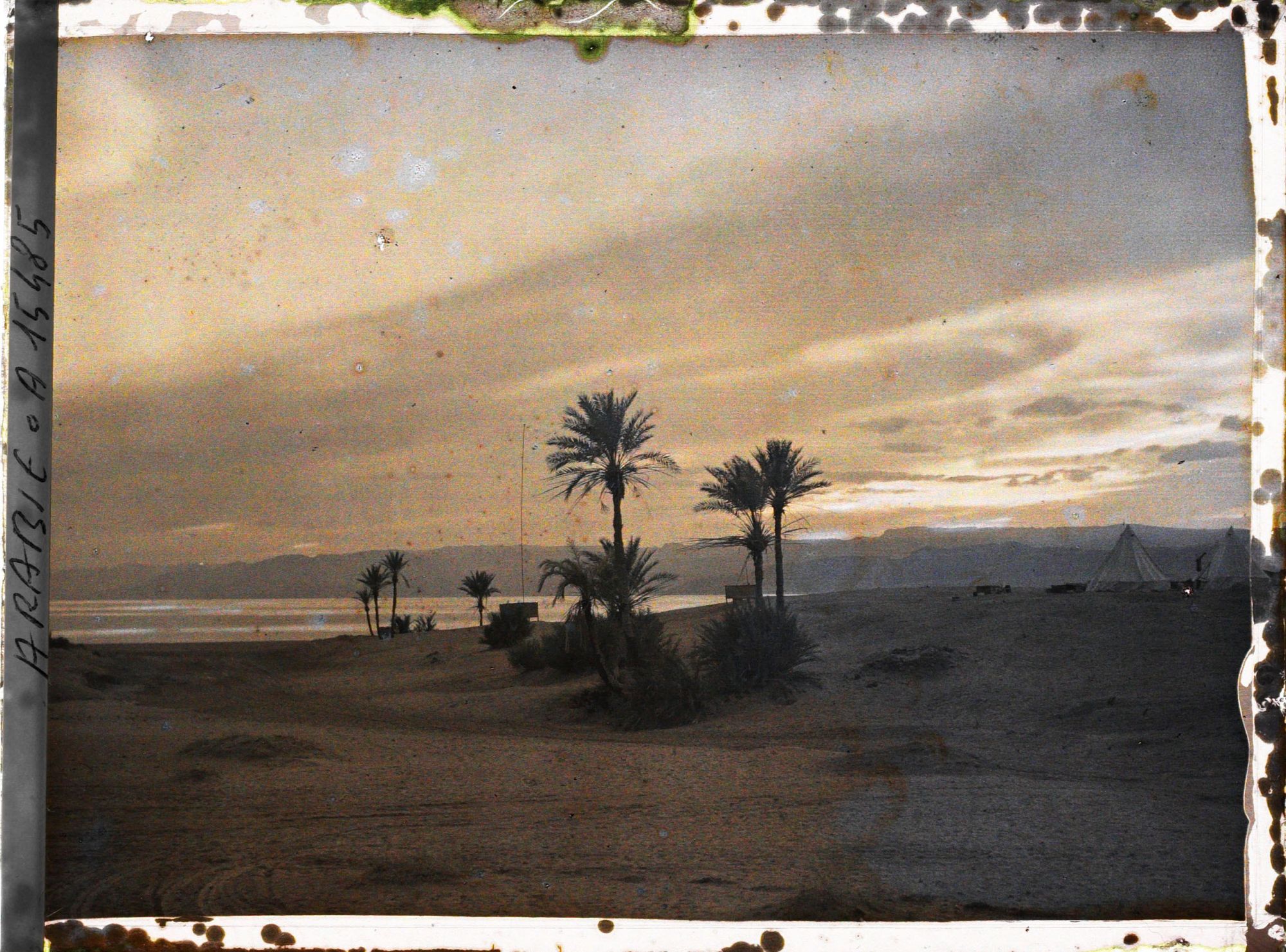 Image représentant Le camp britannique, au crépuscule