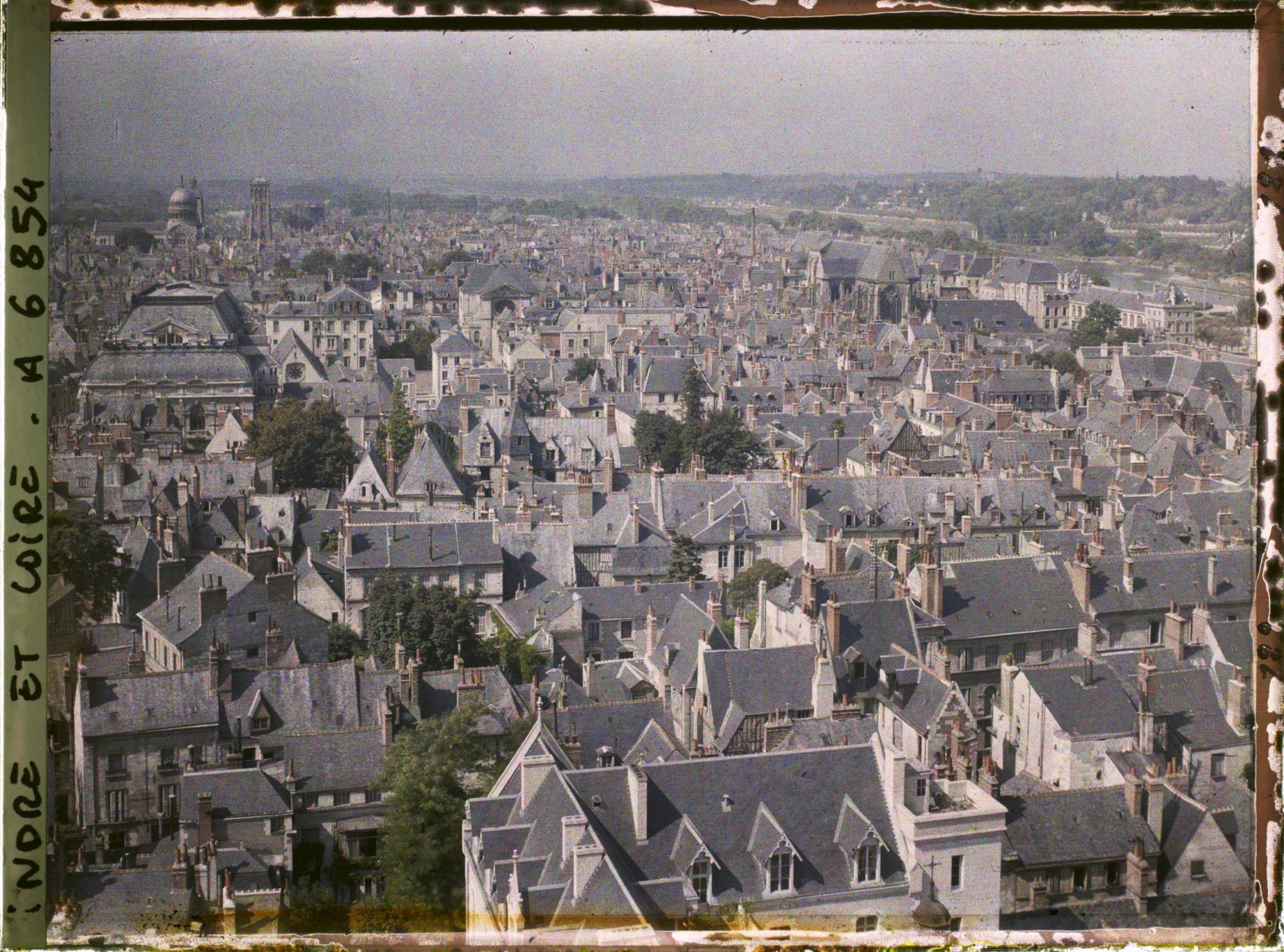 Image représentant Panorama sur la ville pris depuis l'une des deux tours de la cathédrale Saint-Gatien