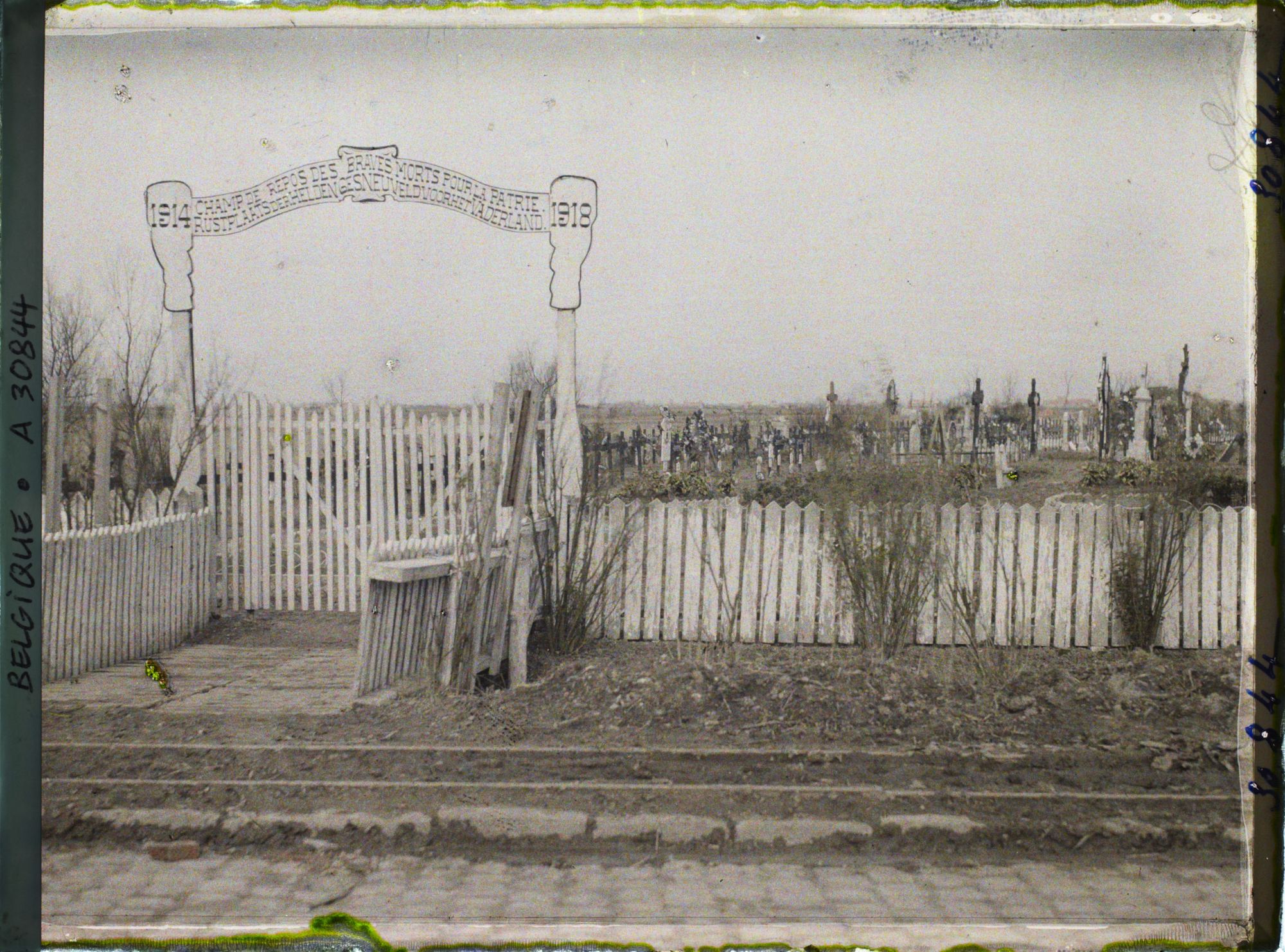 Image représentant Belgique, Dixmude, Le Cimetière militaire