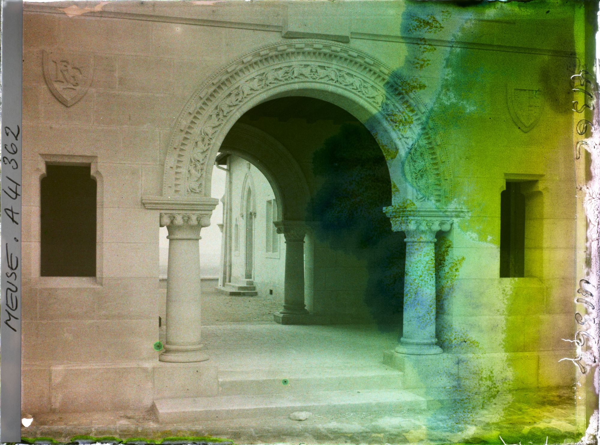 Image représentant France, Vigneulles (Woëvre), Entrée de la Mairie Ecole