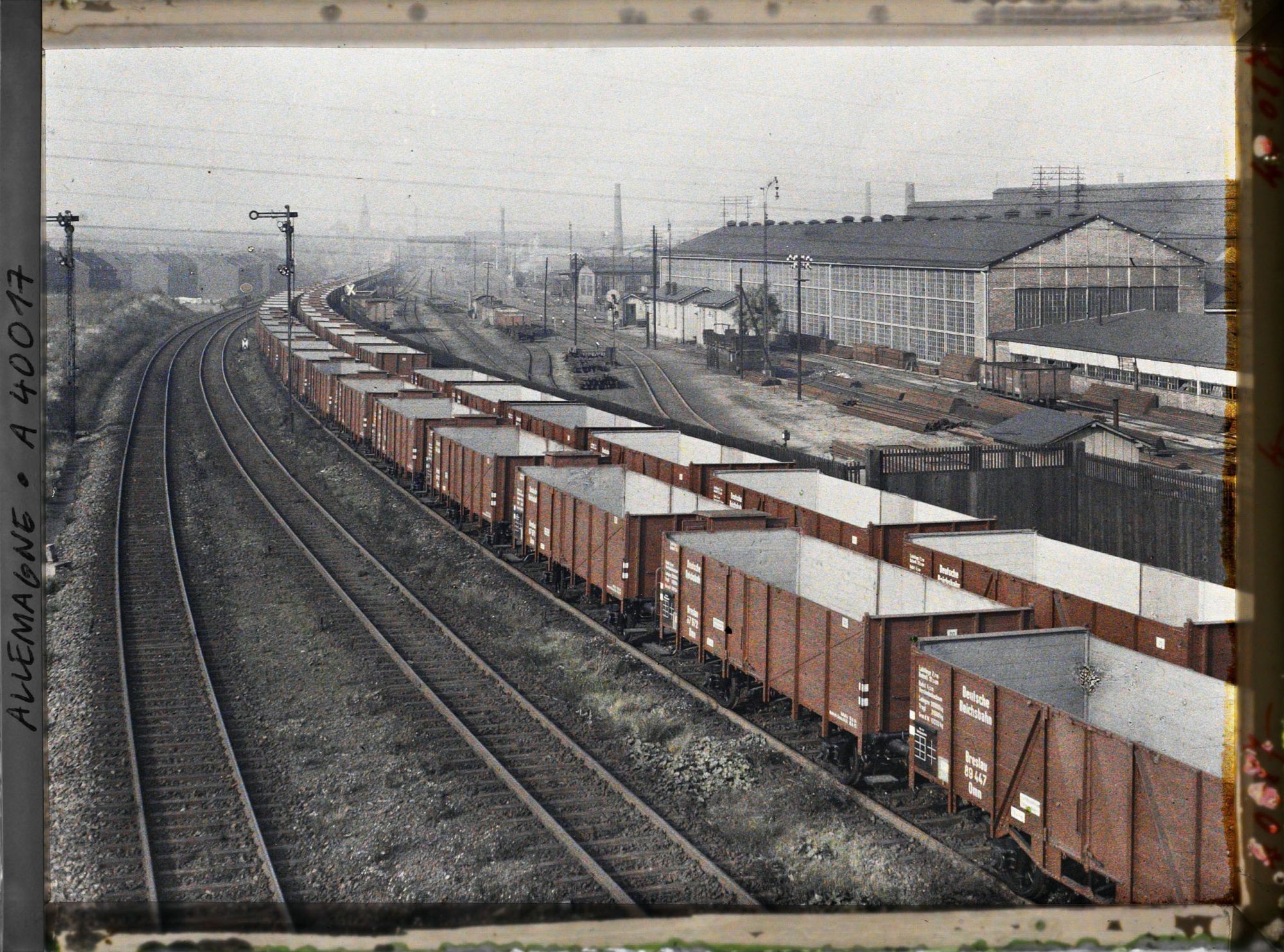 Image représentant Prusse, Essen, Panorama s/ les Voies à Essen et Wagons neufs