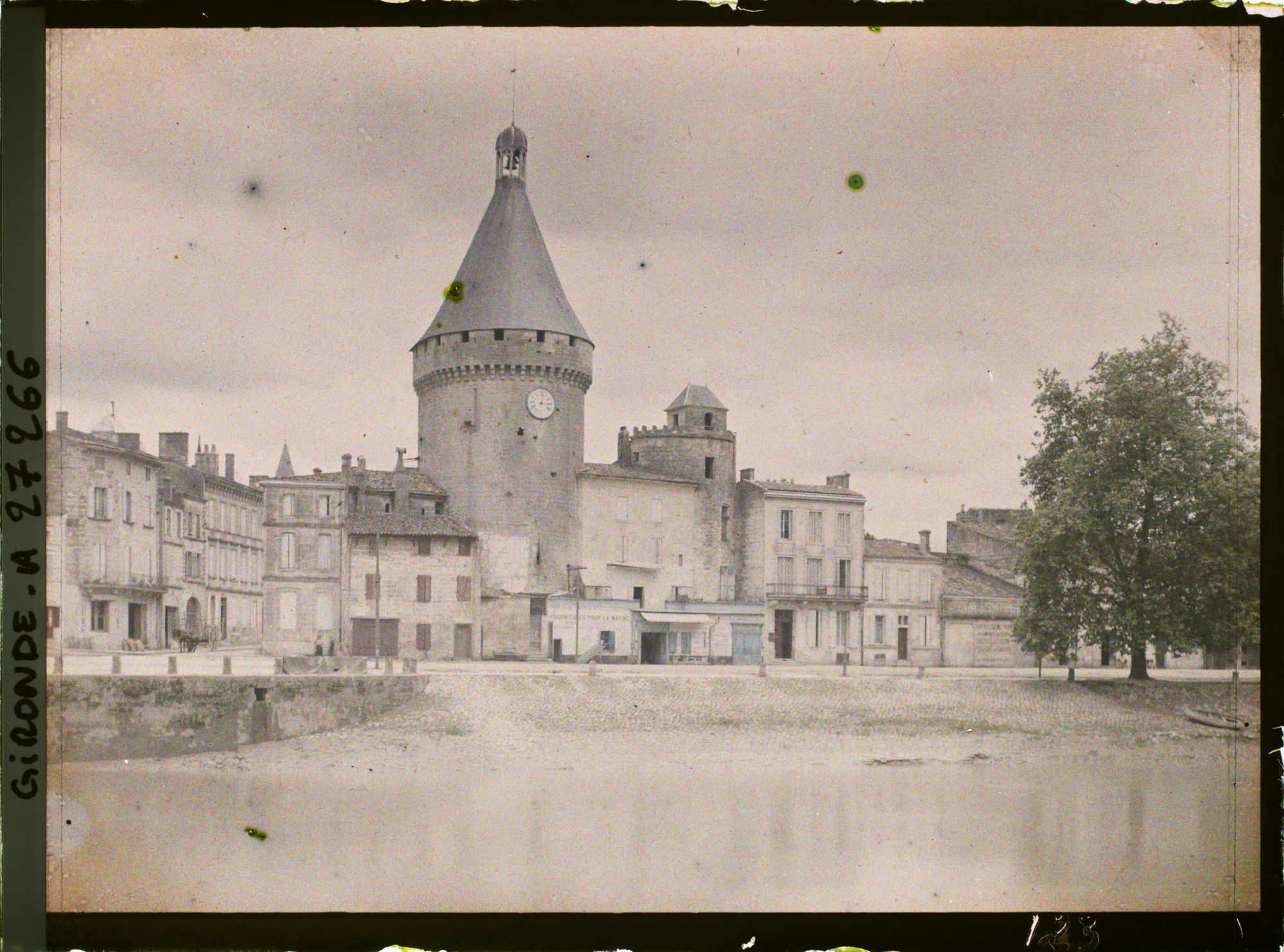 Image représentant France, Libourne, Les bords de la Dordogne