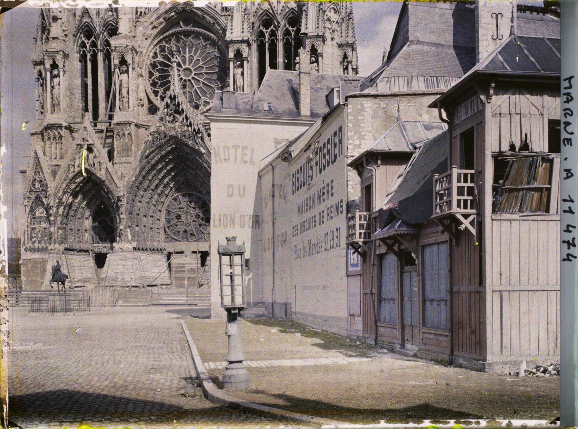 Image représentant Place du cardinal Luçon, parvis de la cathédrale
