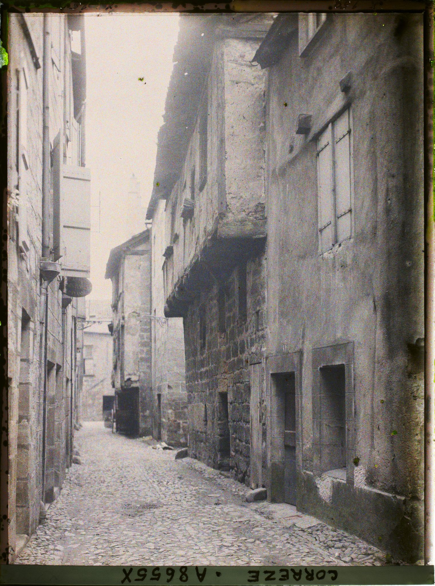 Image représentant Une maison avec encorbellement, rue de Frappe