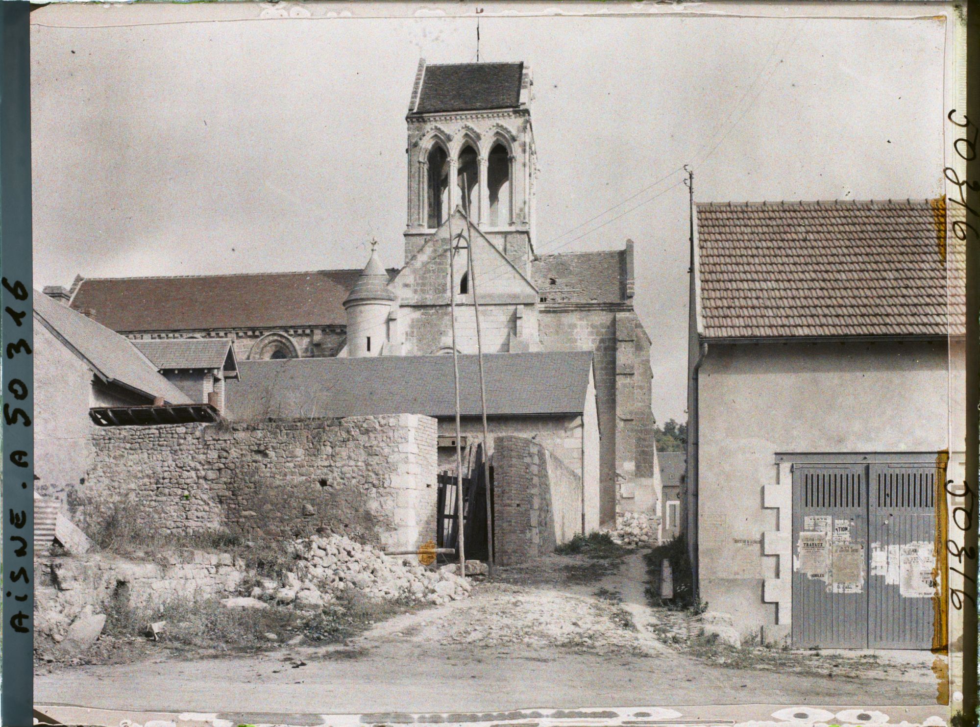Image représentant France, Bourg et Comin, Eglise partie Sud
