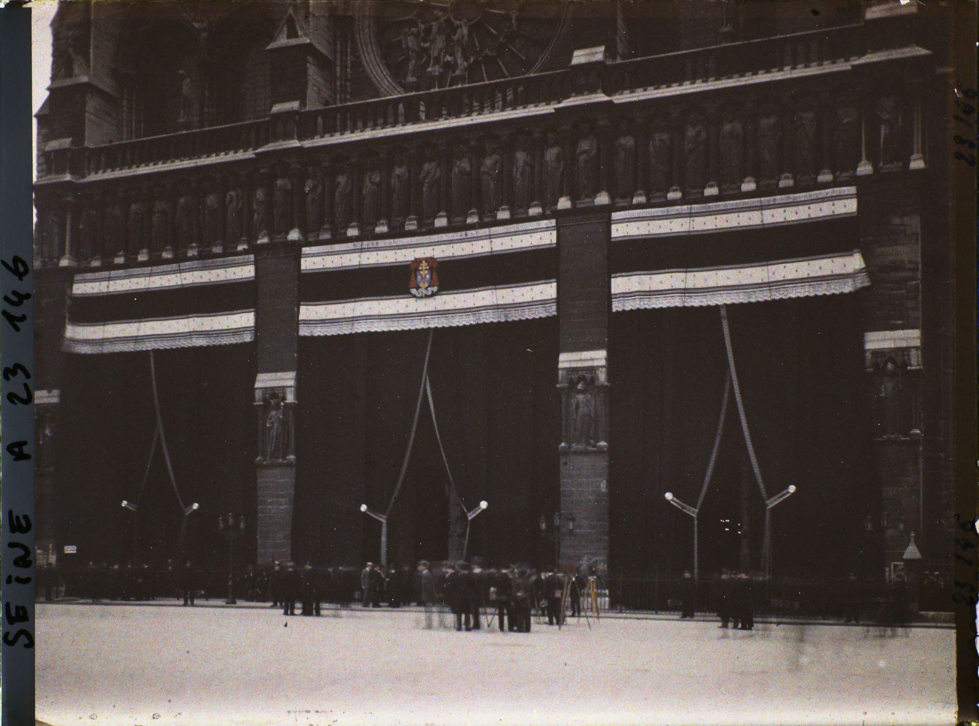Image représentant Les funérailles de monseigneur Amette à la cathédrale de Notre-Dame