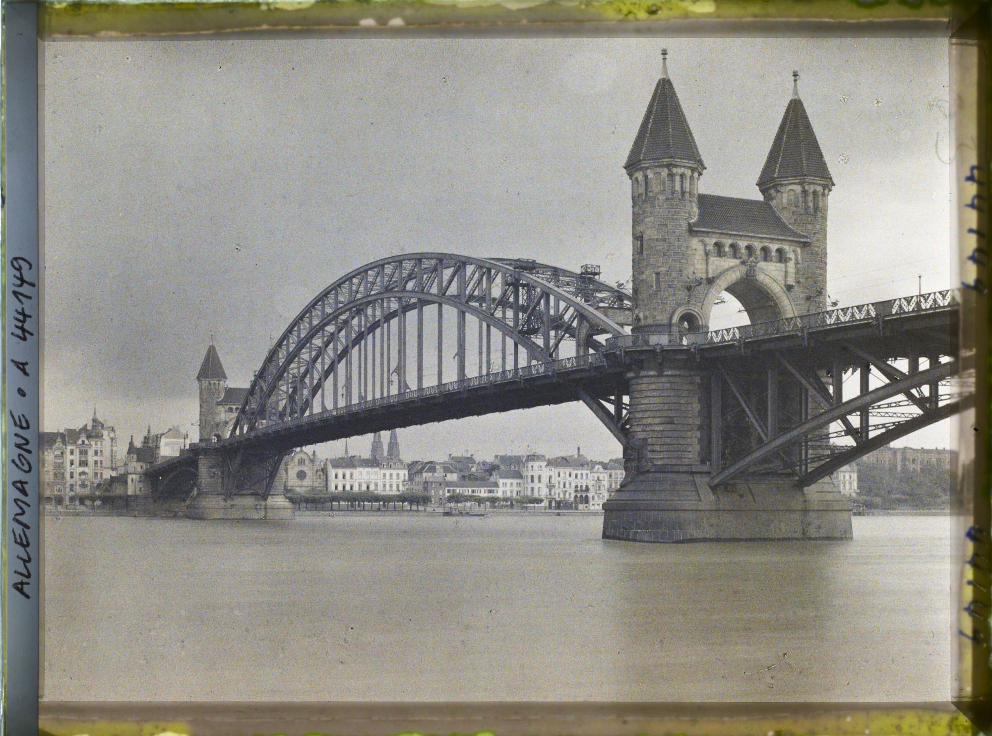 Image représentant Allemagne, Bonn, Le Grand Pont vu de la rive droite