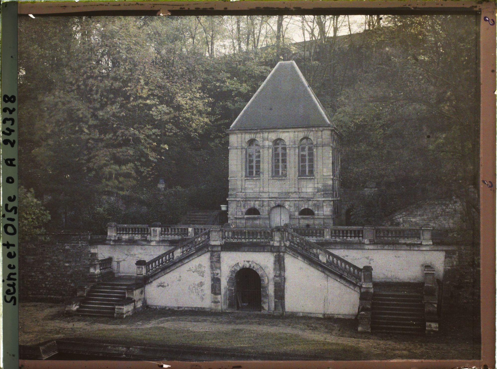 Image représentant Ecole Normale Supérieure de Jeunes filles de Sèvres : Le Pavillon de Sully