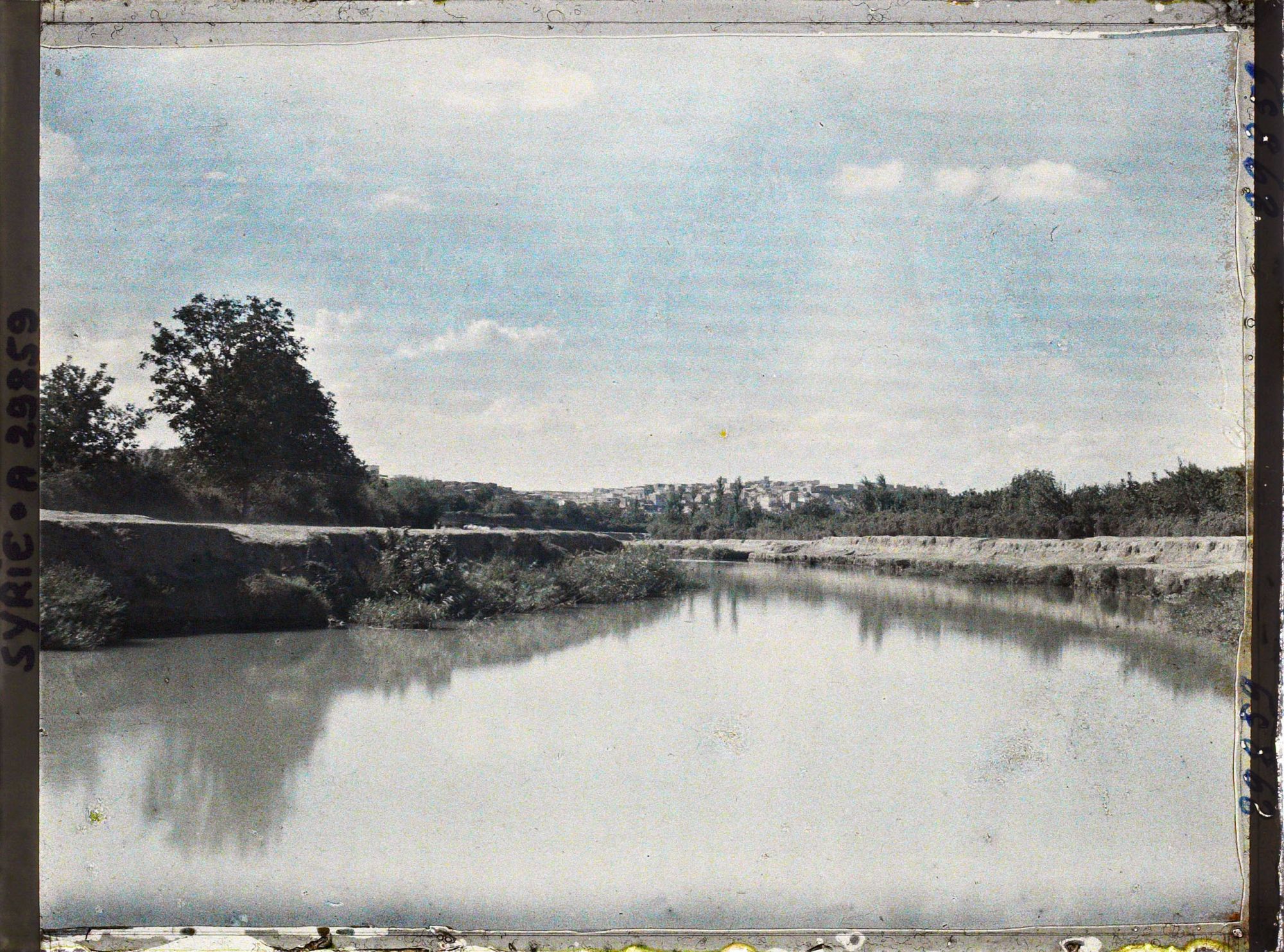 Image représentant Les rives de l'Oronte vers la ville