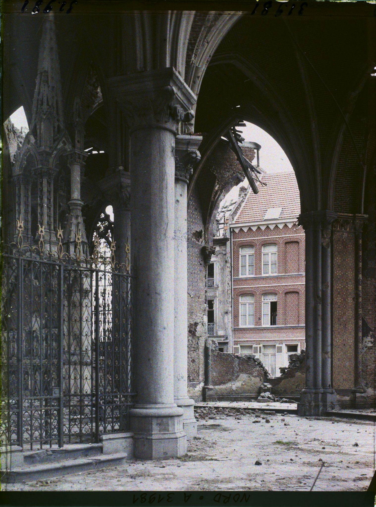 Image représentant France, Armentières, Eglise St Waast ; le Chœur