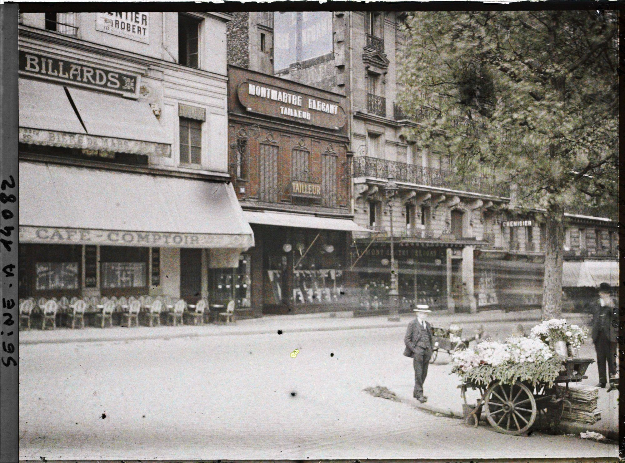 Image représentant 36-34-62 Boulevard Rochechouart, Marchandes de fleurs