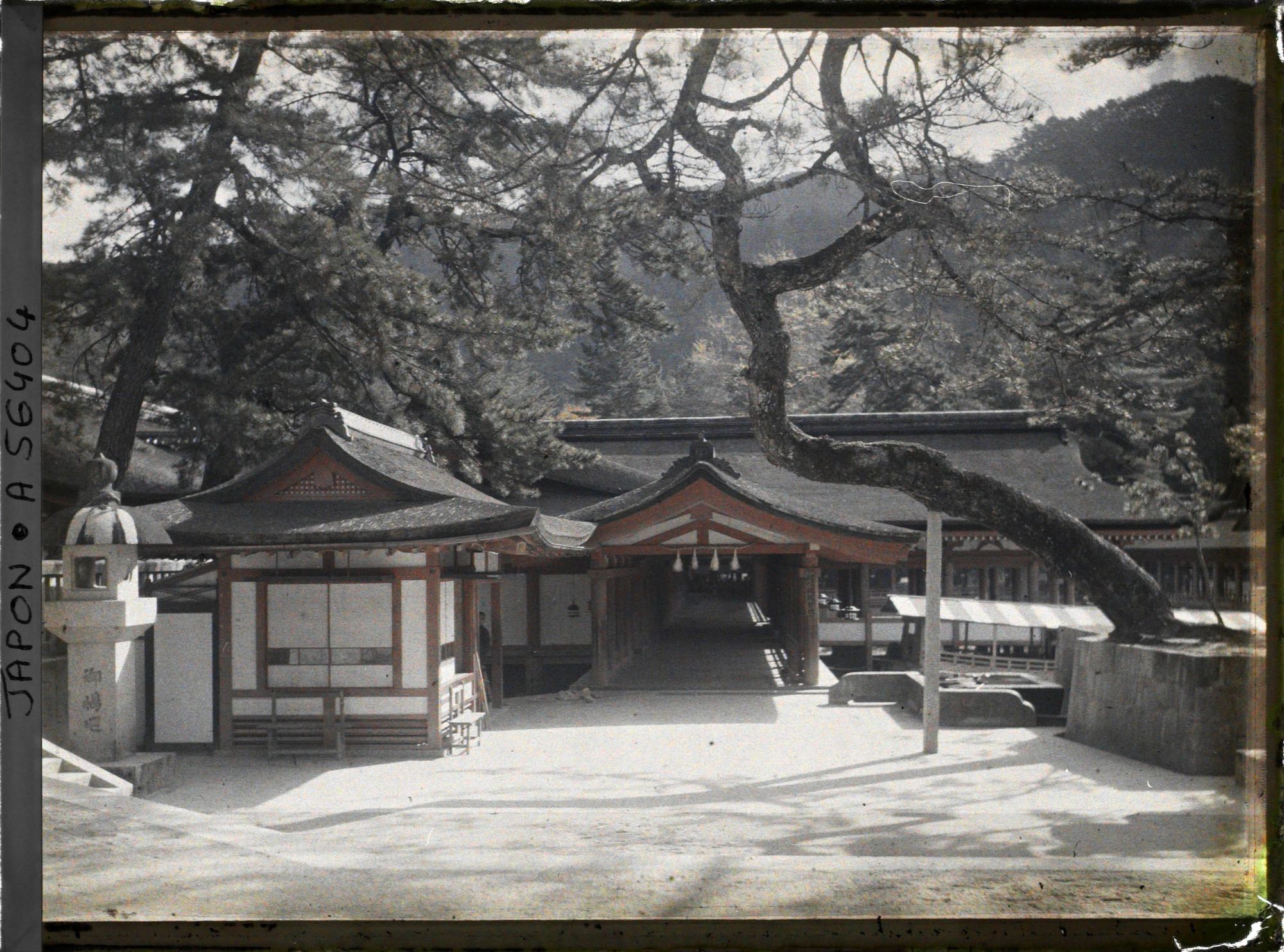 Image représentant L'entrée de l'Itsukushima-jinja