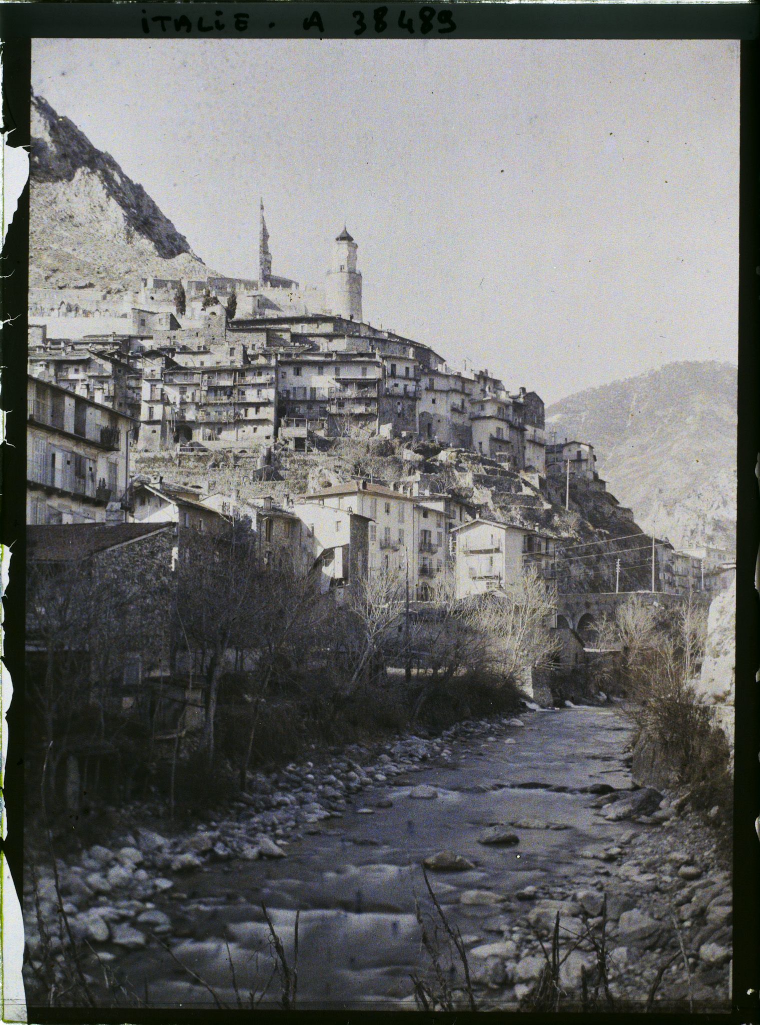 Image représentant Vue d'ensemble sur la ville de Tenda