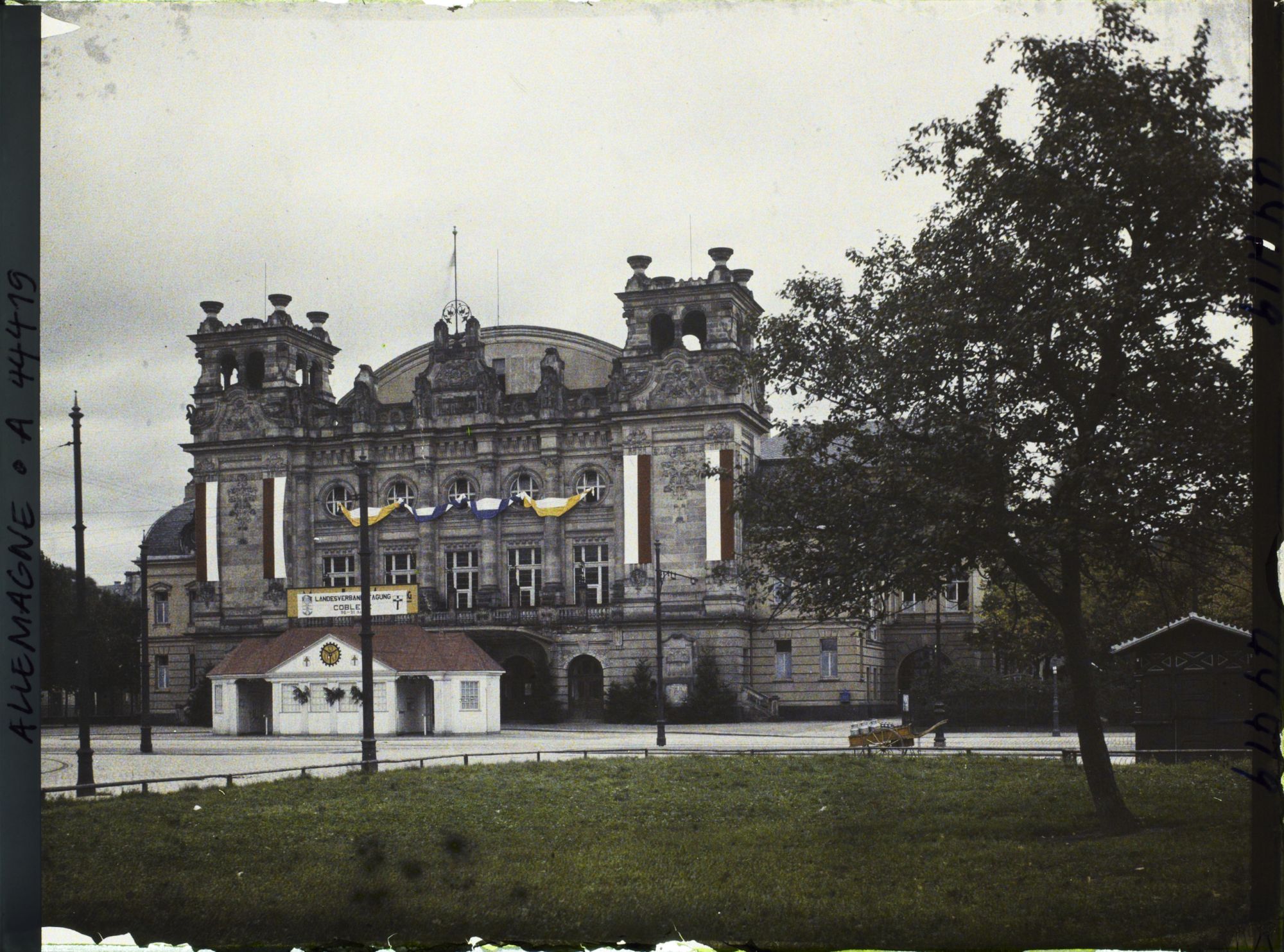 Image représentant Allemagne, Coblence, Salle des Fêtes décorée pour Congrès Catholique rhénan