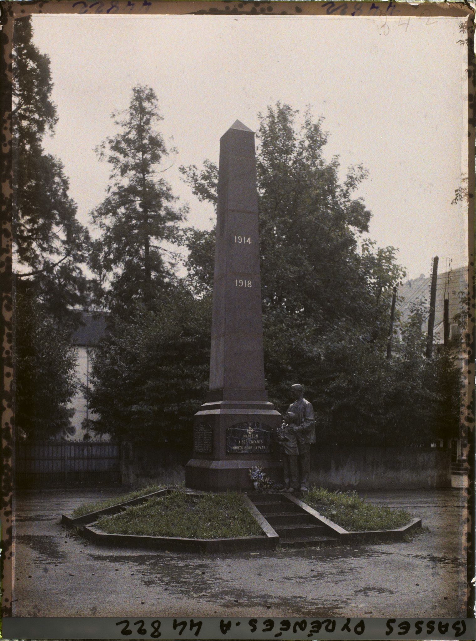 Image représentant France, Mauléon, Le Monument aux morts