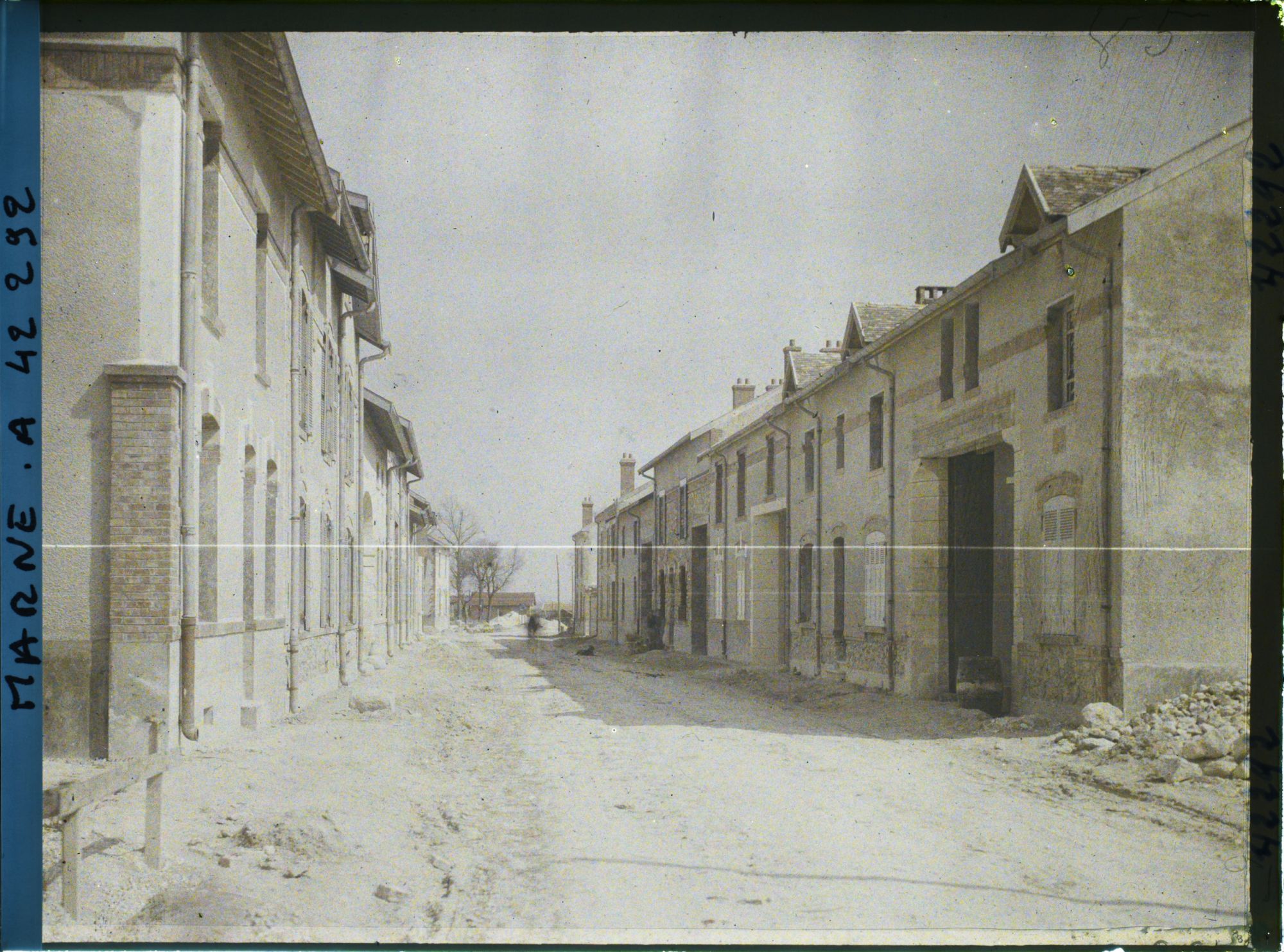 Image représentant France, Beine près Reims, Une rue du Village