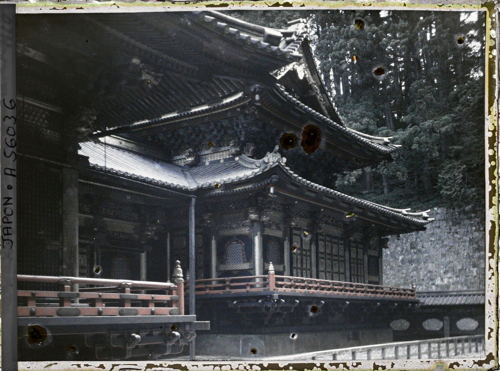 Image représentant Sanctuaire Daiyuin : le Honden (sanctuaire principal)