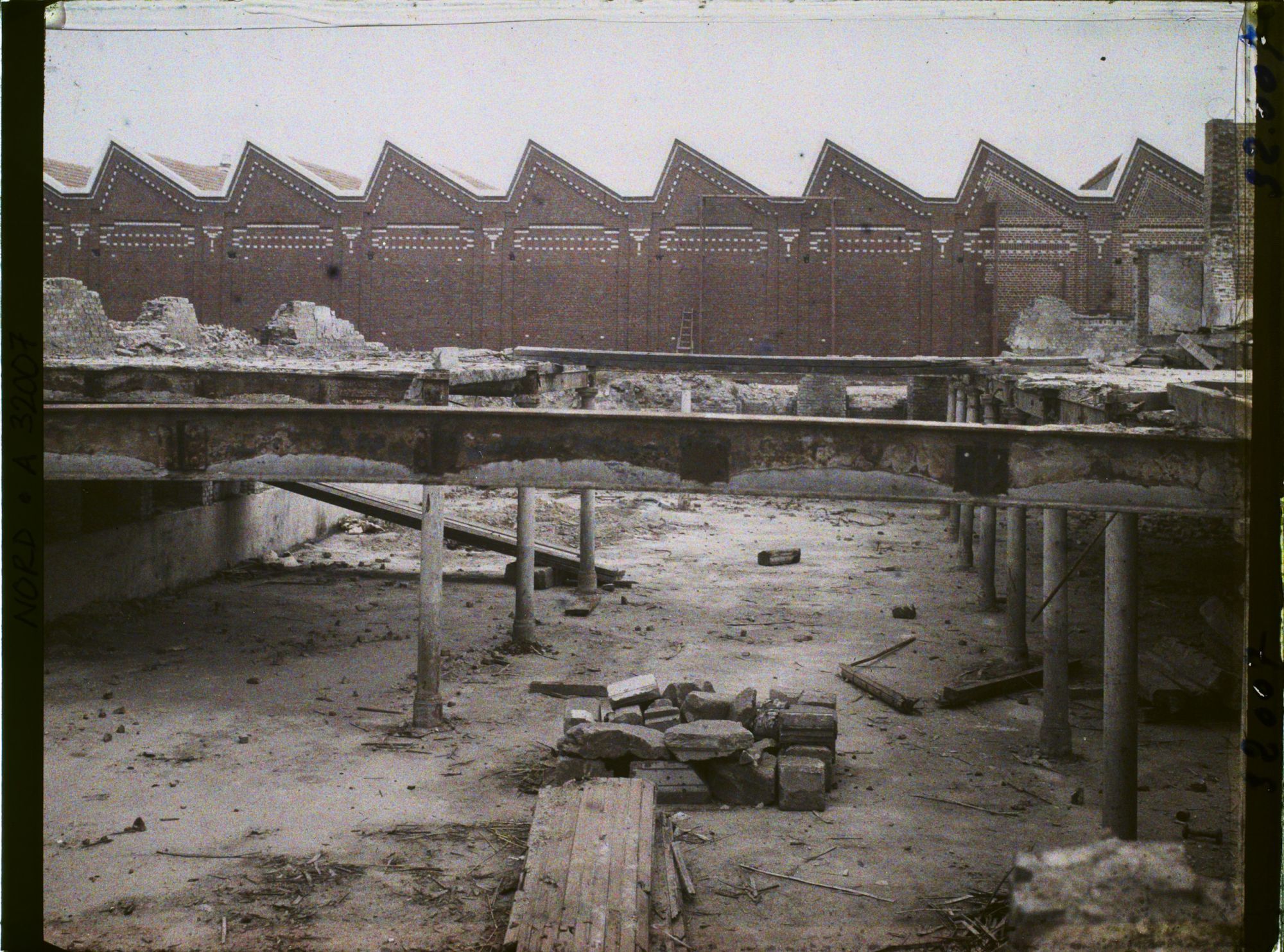 Image représentant France, Armentières, Ruines & tissage en reconstruction