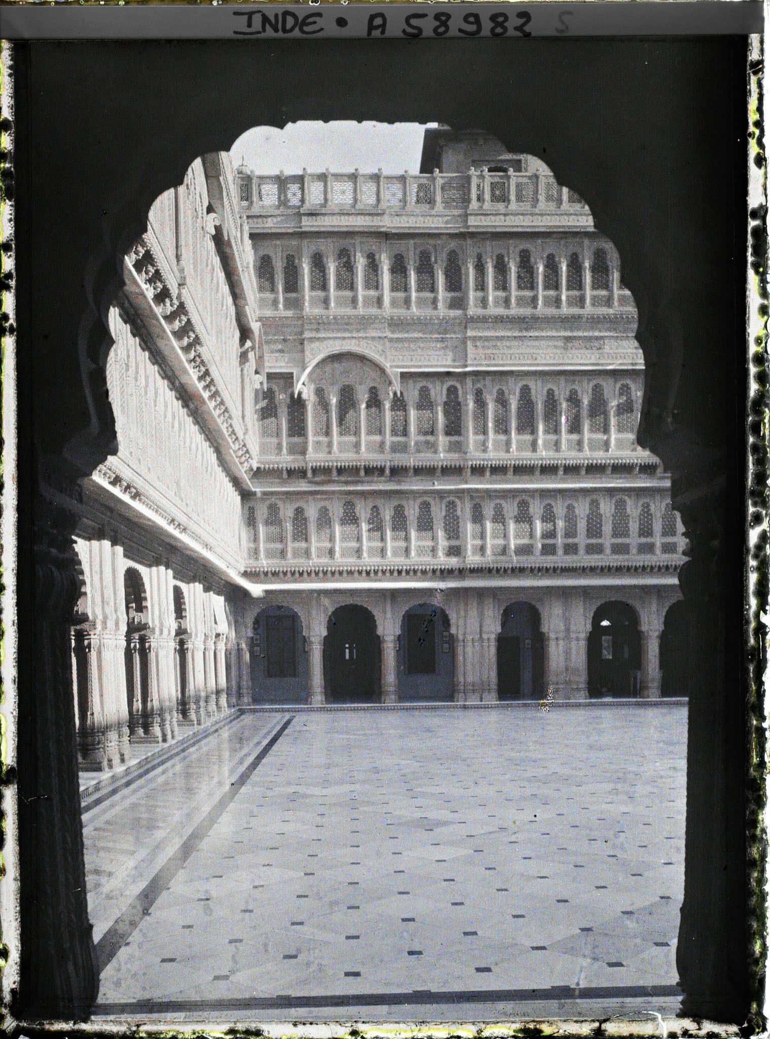 Image représentant La cour intérieure du palais des Invités (Laxmi Niwas), Palais Lallgarh