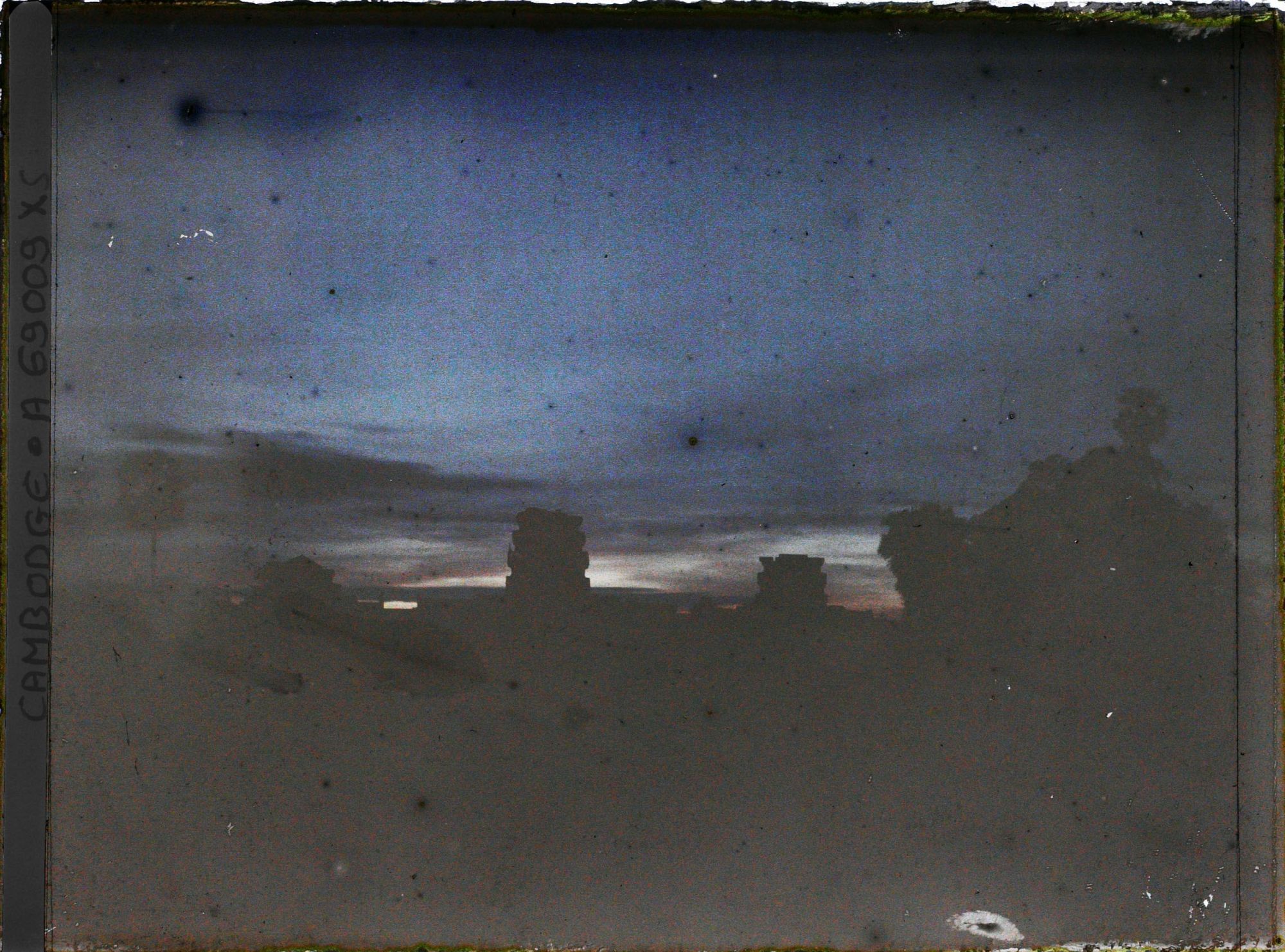 Image représentant Coucher de soleil sur le temple d'Angkor Vat