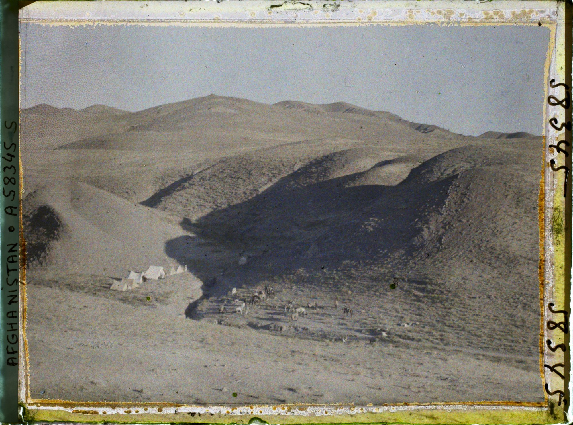 Image représentant Le campement de la Mission d'Etude des Chemins de fer de l'Afghanistan