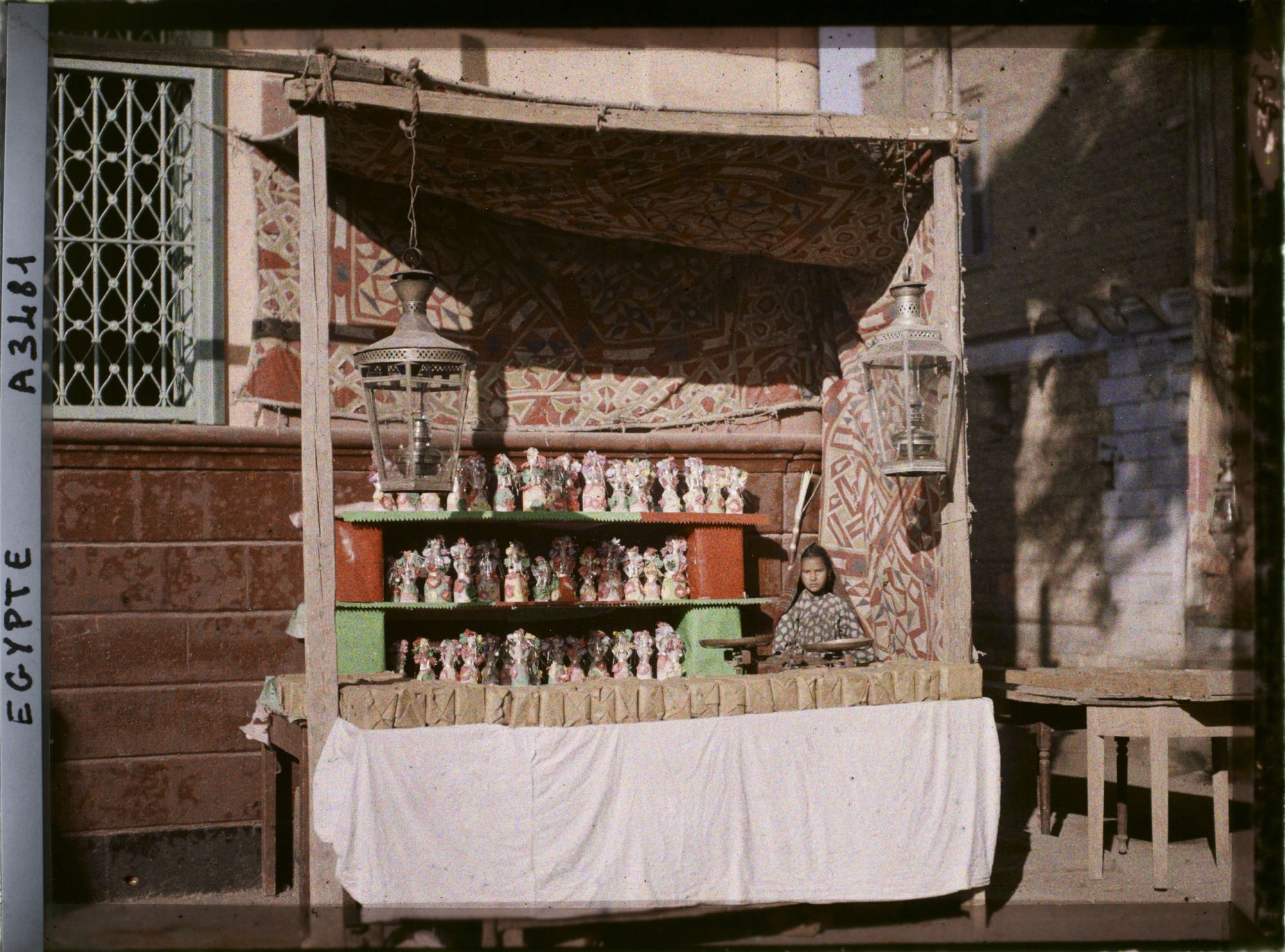 Image représentant Boutique de nougats tenue par une jeune fille