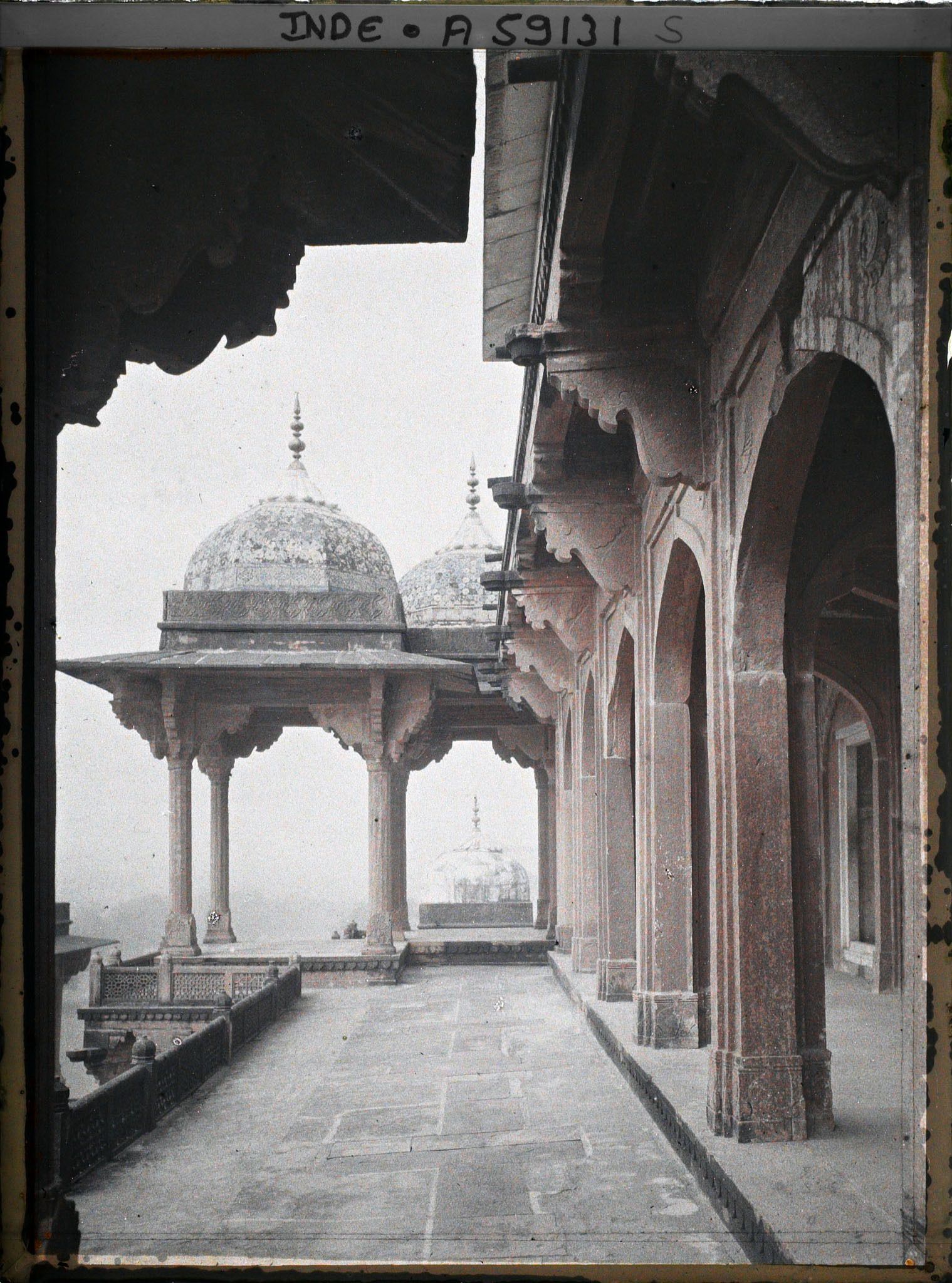 Image représentant Une des galeries du Mausolée d'Akbar