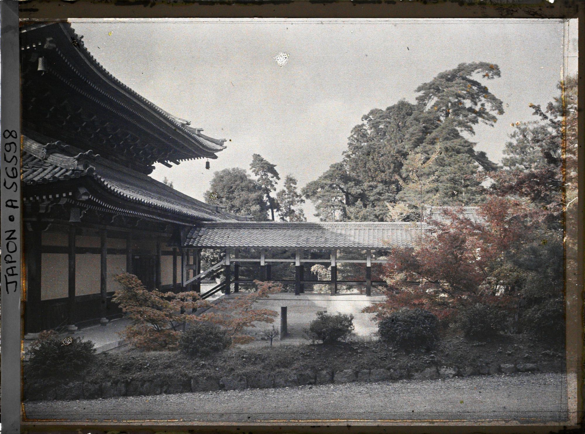 Image représentant Le temple Nanzen-ji : galerie couverte reliant le hattô au hôjô