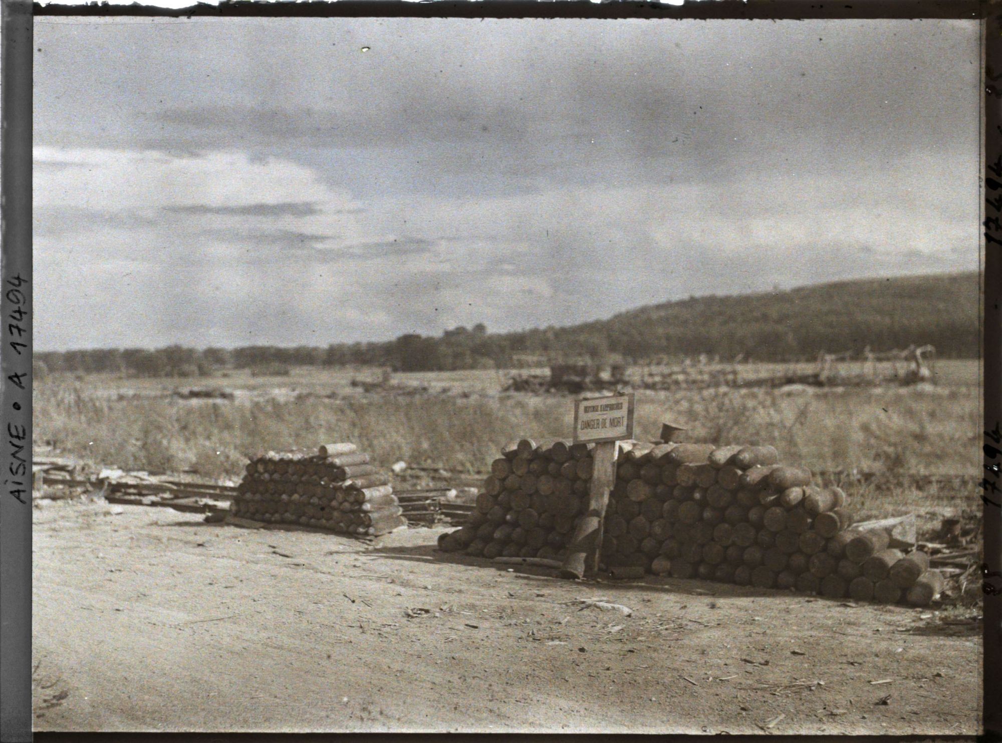 Image représentant France, Sancy, Dépôt d'Obus et Affiche