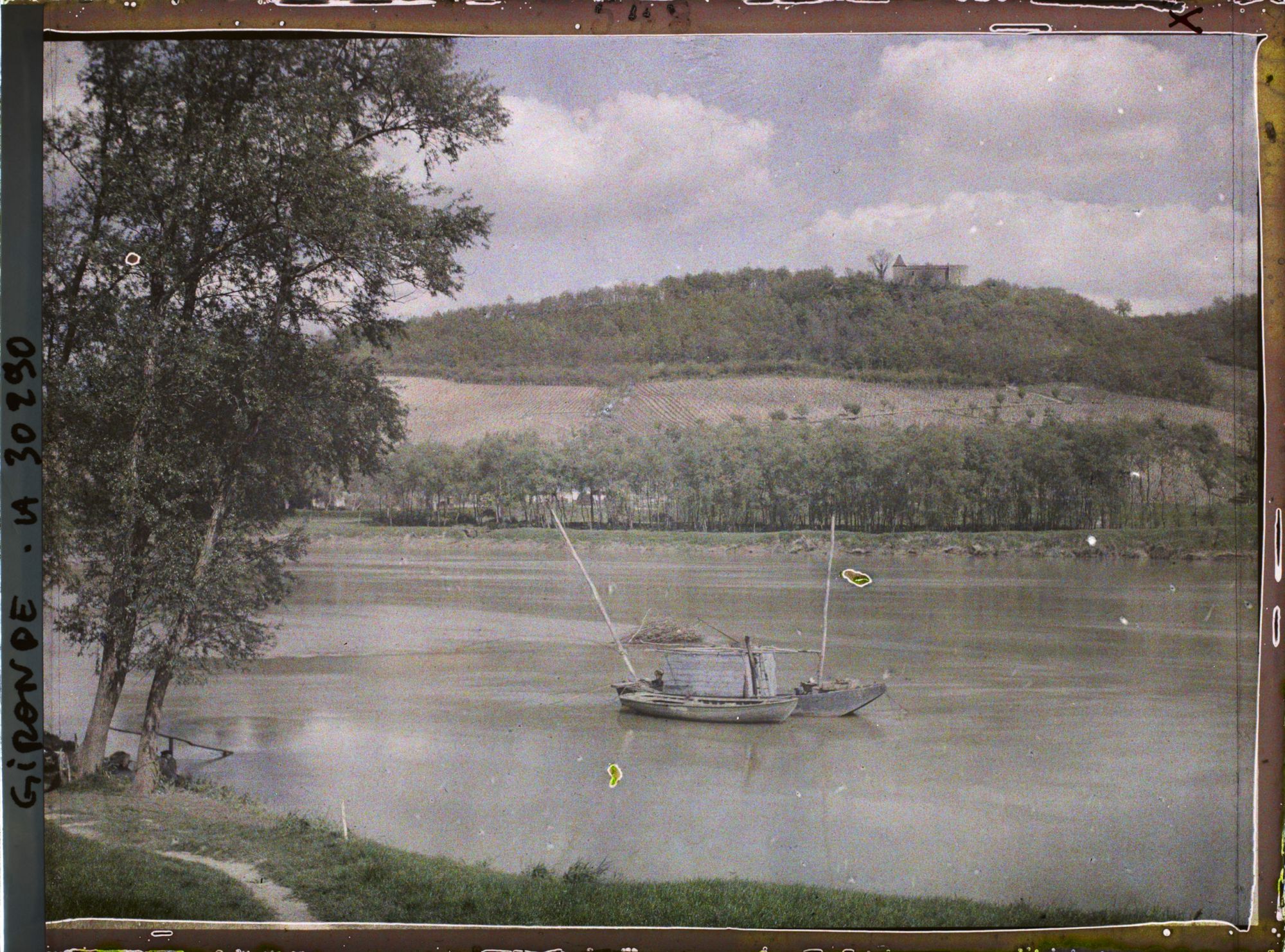 Image représentant France, Barsac, Les bords de la Garonne