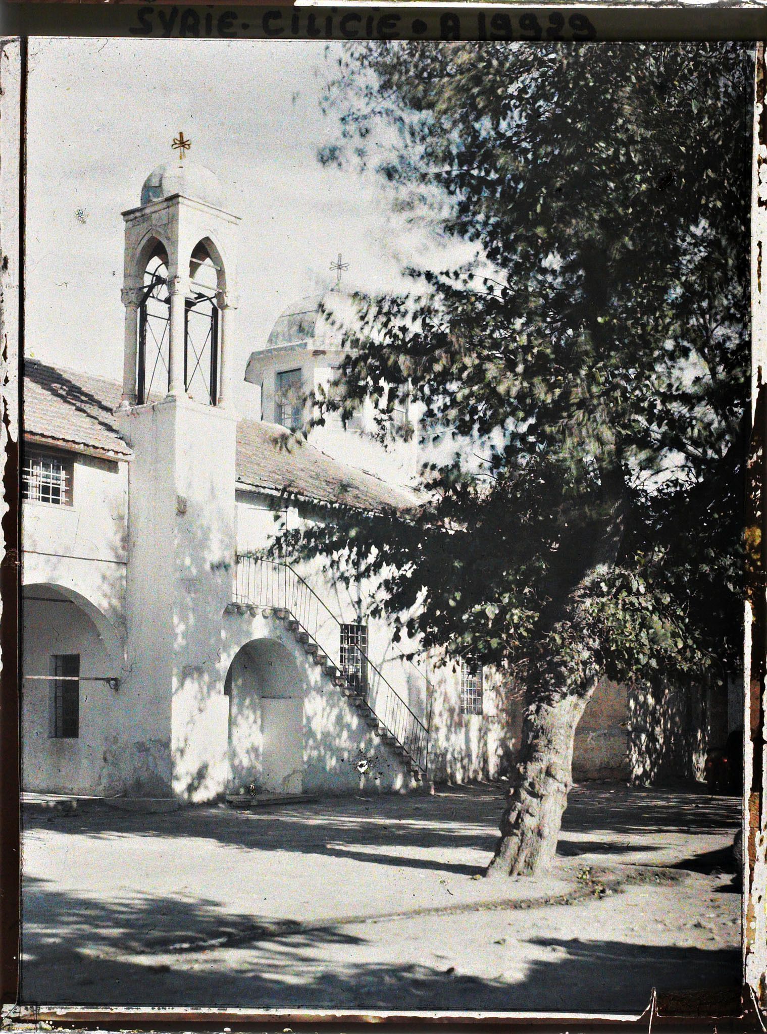 Image représentant Ecole et église arménienne
