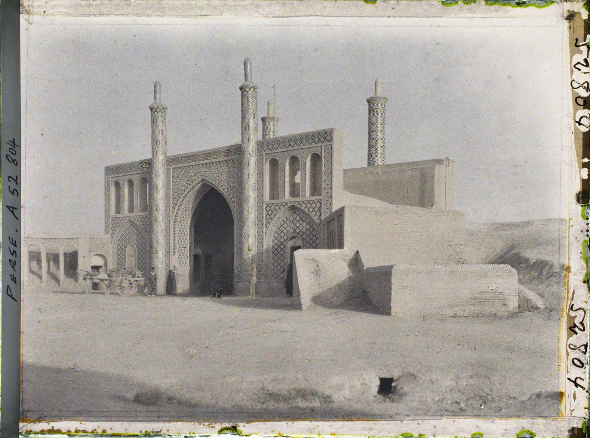 Image représentant La porte Chah Abdul Azim
