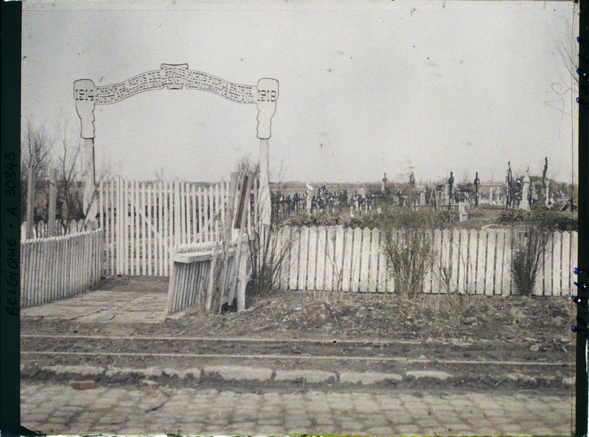 Image représentant Belgique, Dixmude, Le Cimetière militaire