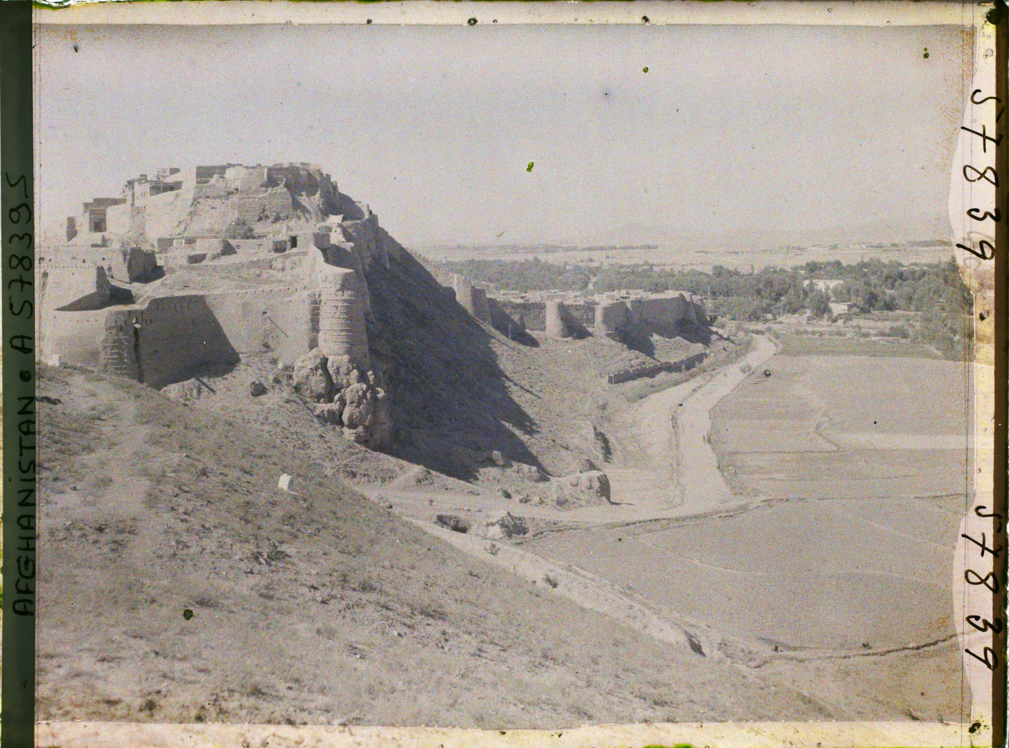 Image représentant Les remparts de la ville (vieille ville)