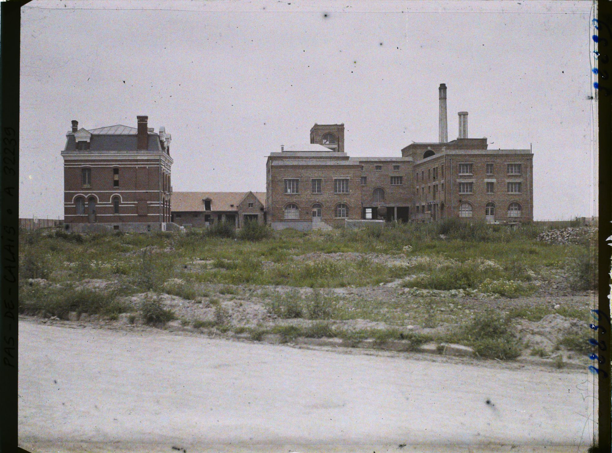 Image représentant France, Vimy, Une brasserie reconstruite