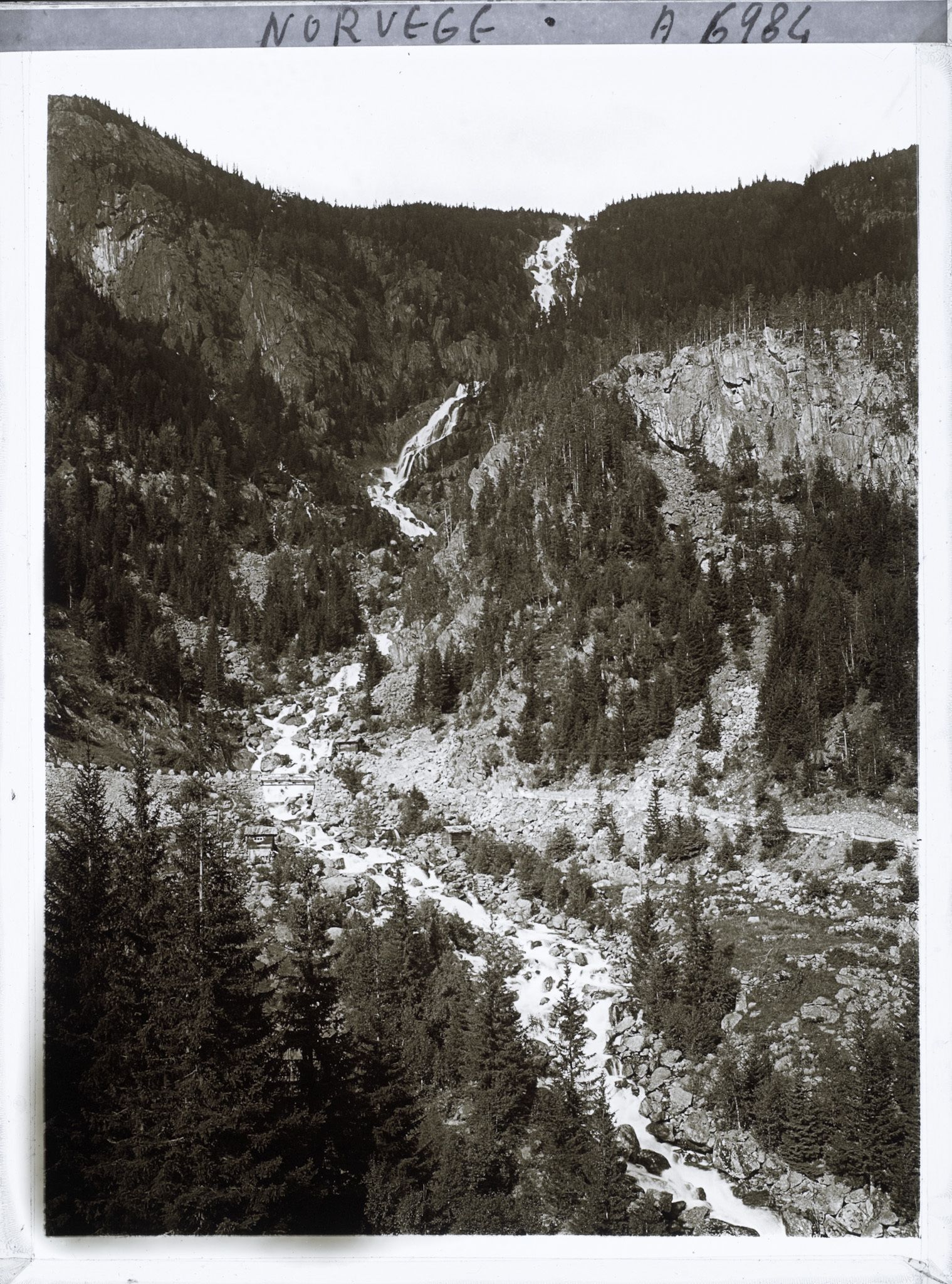 Image représentant La route de Rjukan à Saaheim