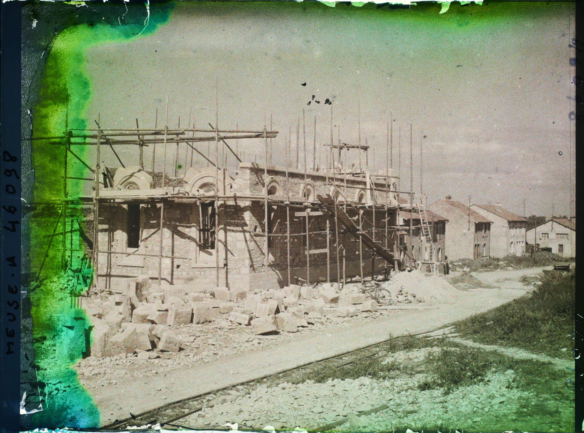 Image représentant France, Eix, Eglise en reconstruction