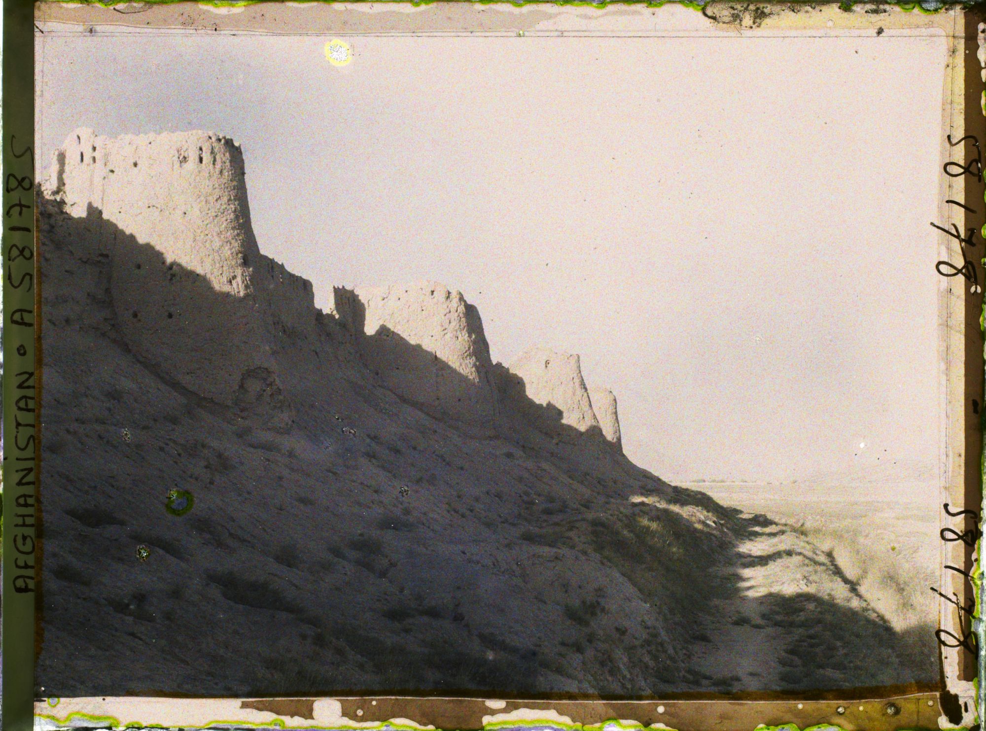 Image représentant Murs de l'enceinte de la vieille ville fortifiée