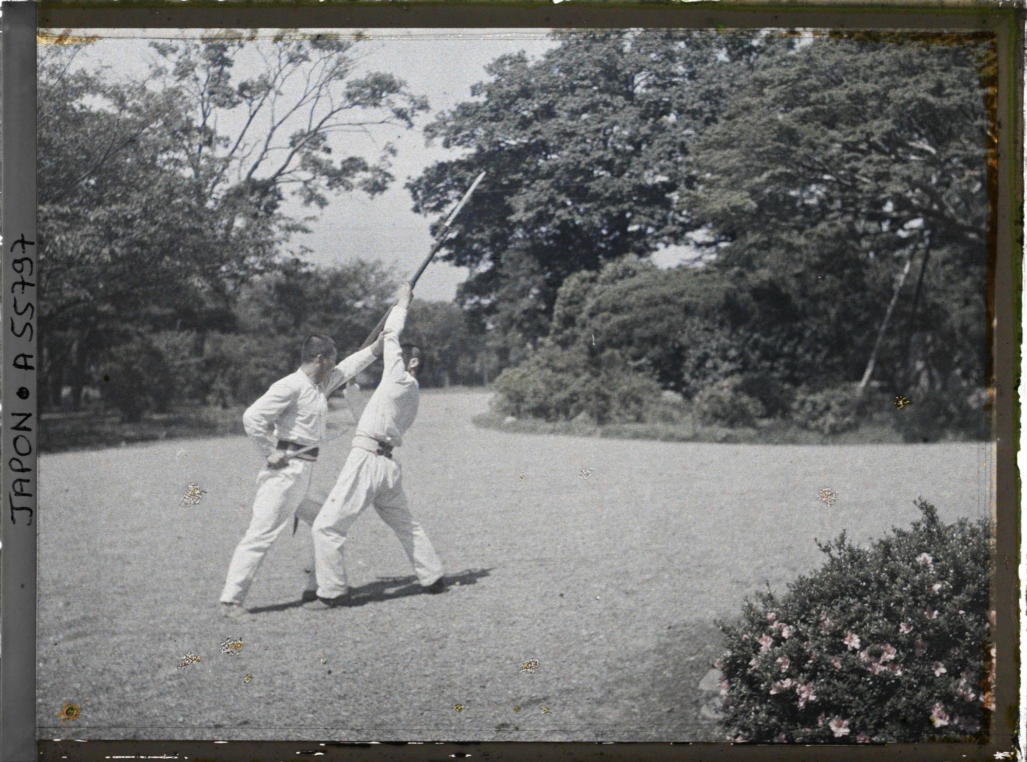 Image représentant Ecole de gymnastique militaire, entraînement aux arts martiaux Kendo (escrime japonaise)