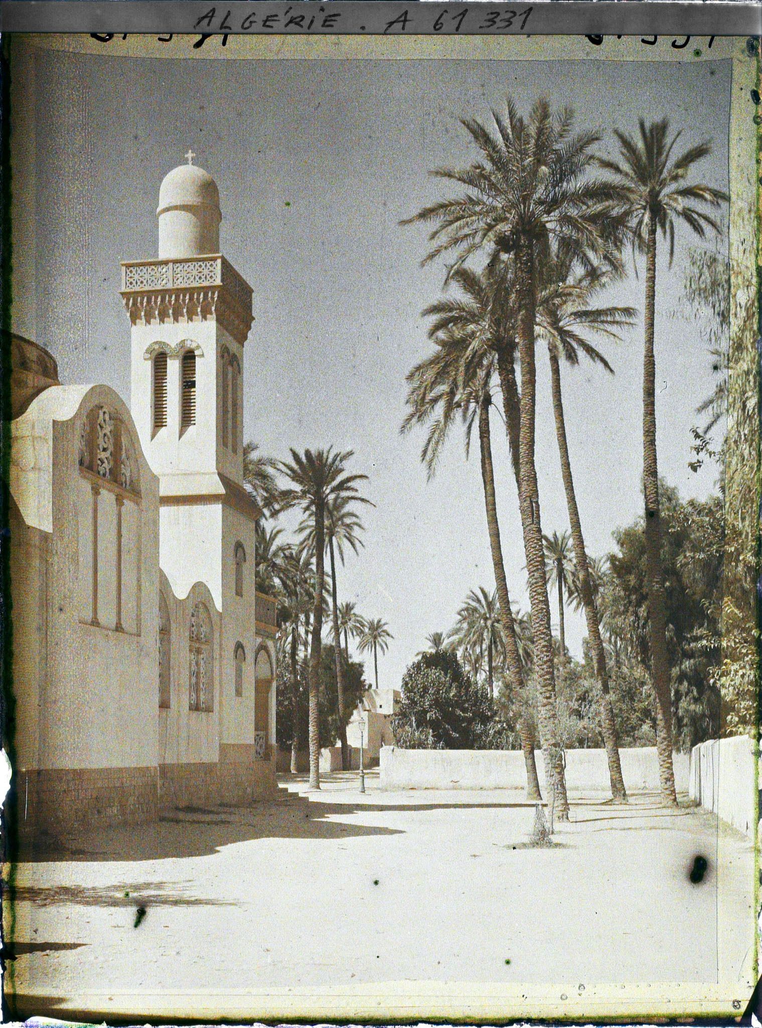 Image représentant Vue du côté latéral de l'église