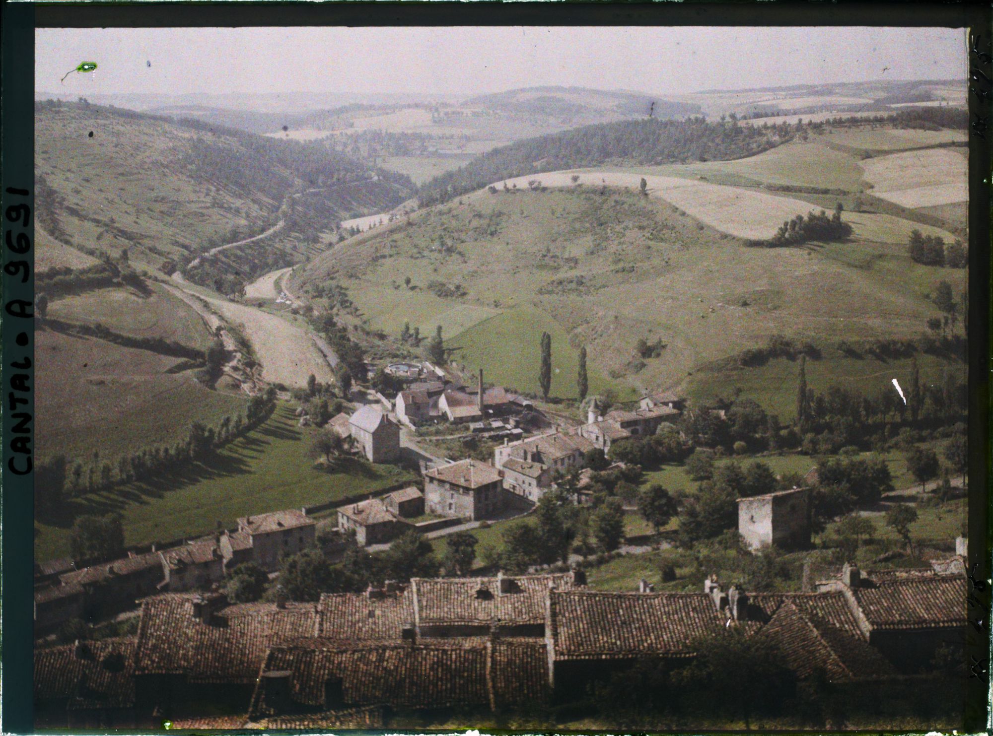 Image représentant Vue prise du rocher de Saint-Flour vers le Sud-Ouest