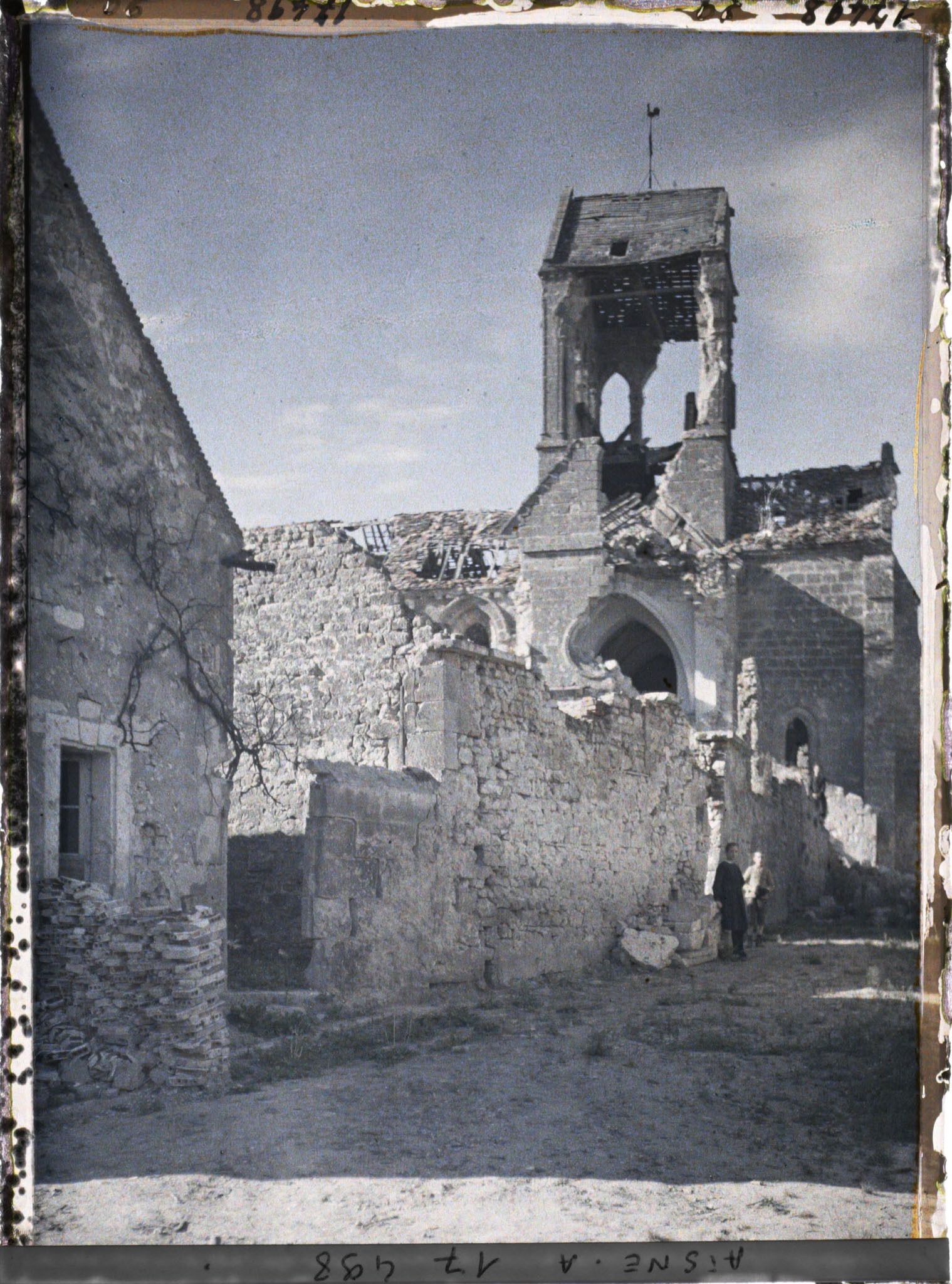 Image représentant France, Bourg et Comin, L'Eglise et Rue de Bourg et Comin