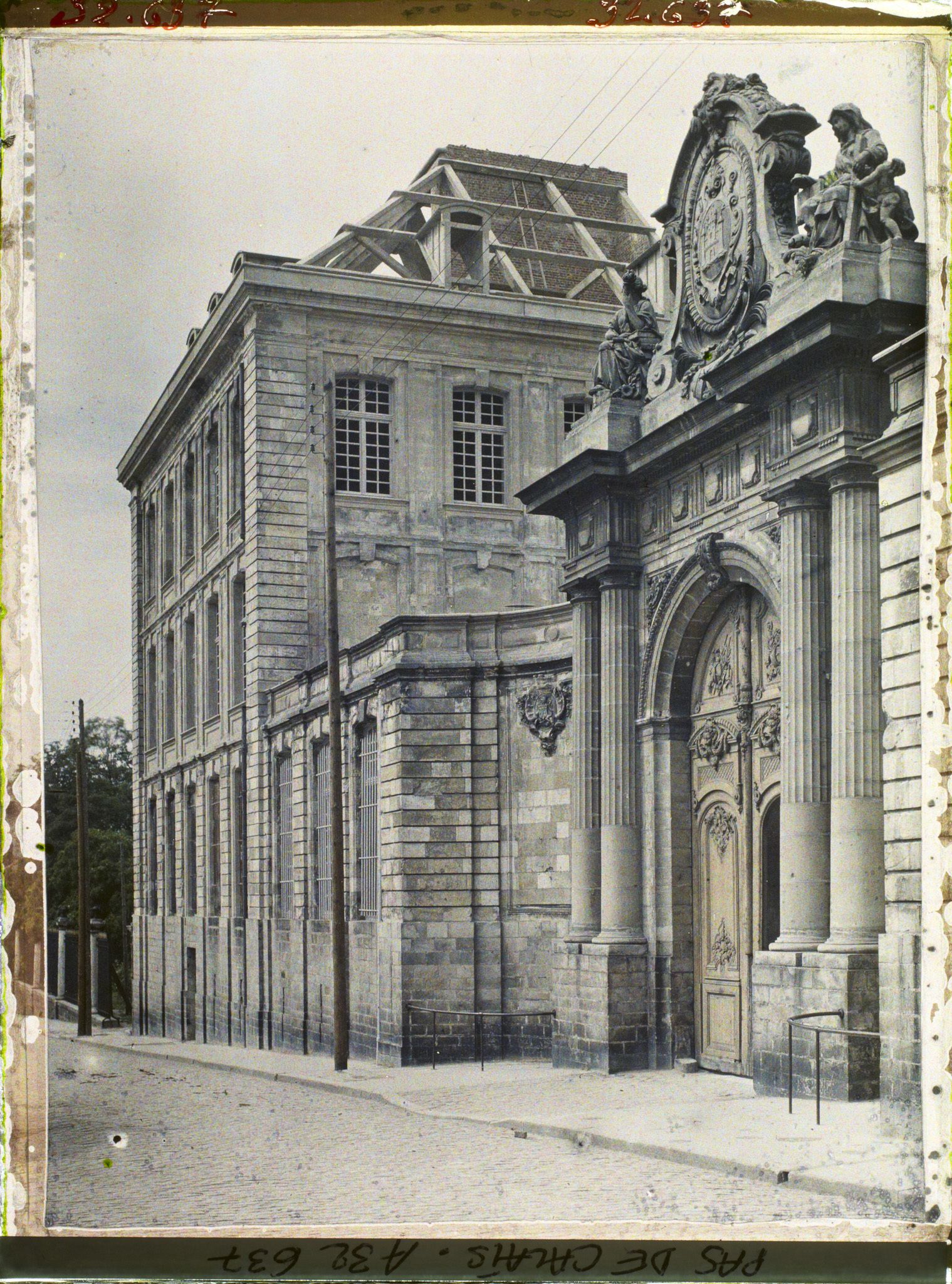Image représentant France, Arras, Evêché en reconstruction
