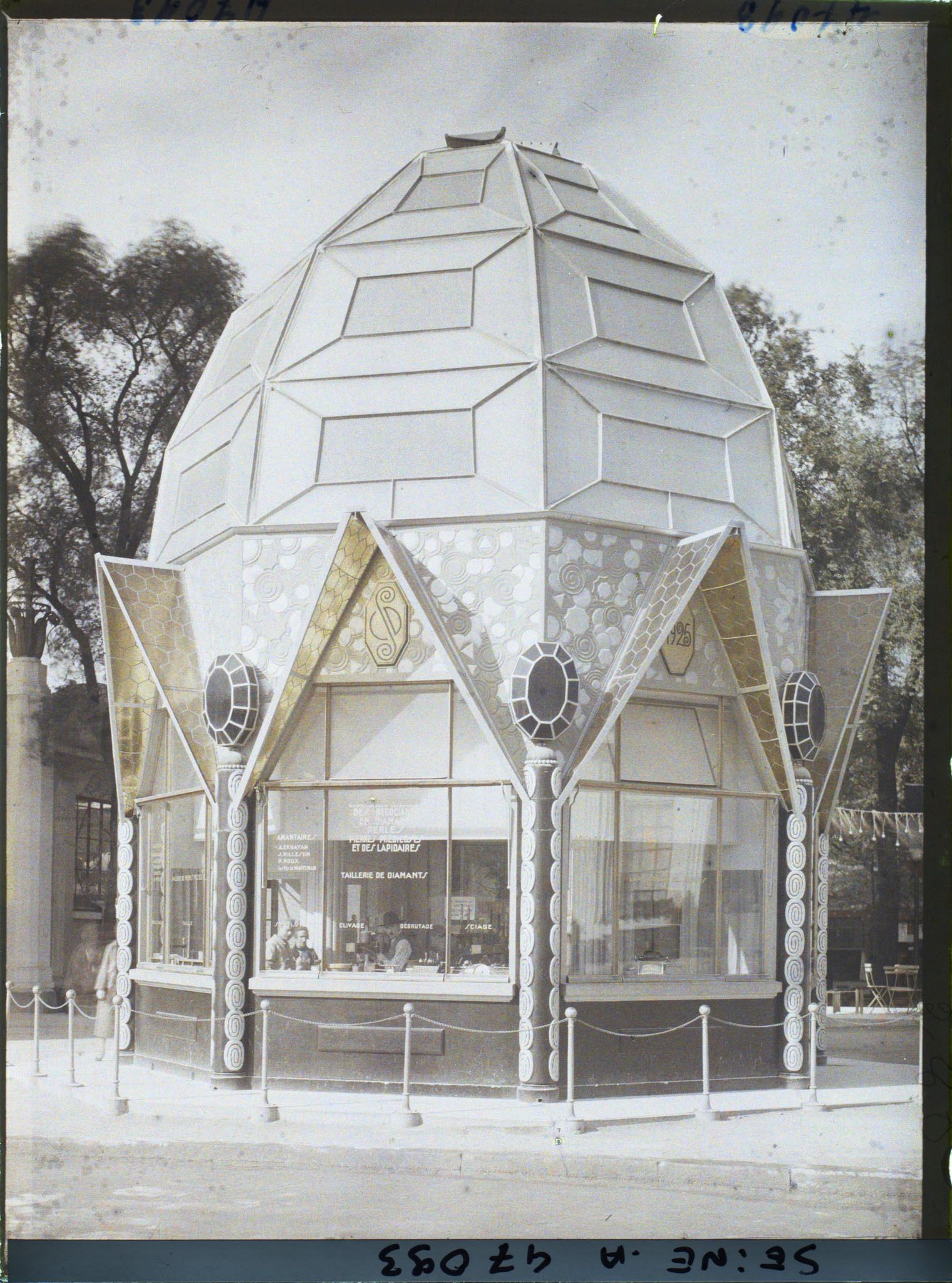 Image représentant L'Exposition des arts décoratifs, Pavillon de la Chambre syndicale des diamantaires