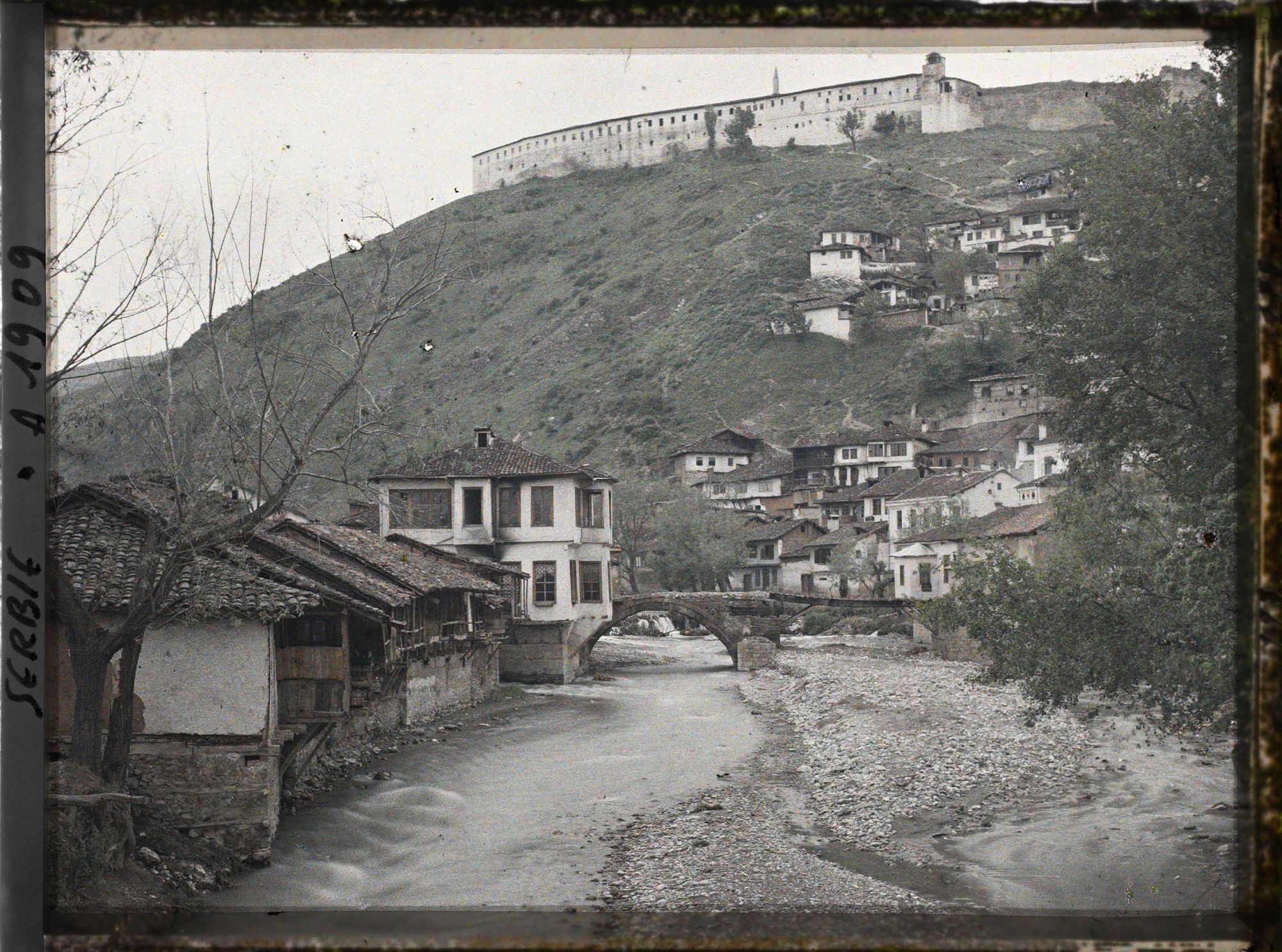 Image représentant La rivière Bistrica et la forteresse