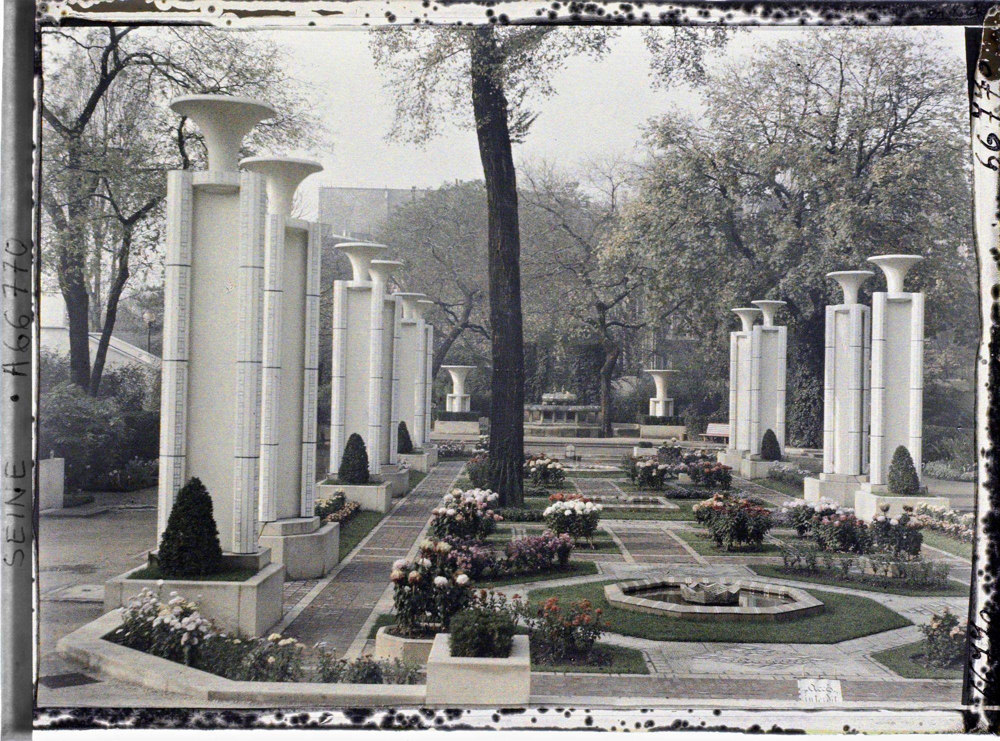 Image représentant L'Exposition internationale, le jardin botanique