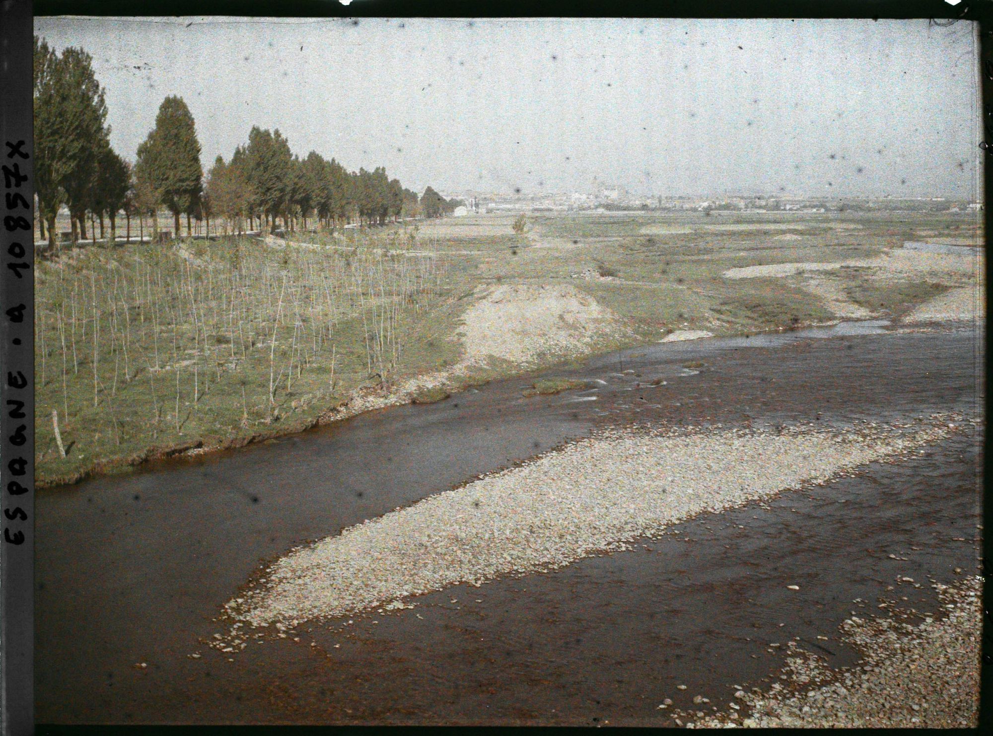 Image représentant Espagne, Astorga, La Situation Générale d'Astorga vue du Pont du Rio : l'ancne route des Pélérins et la route nouvelle