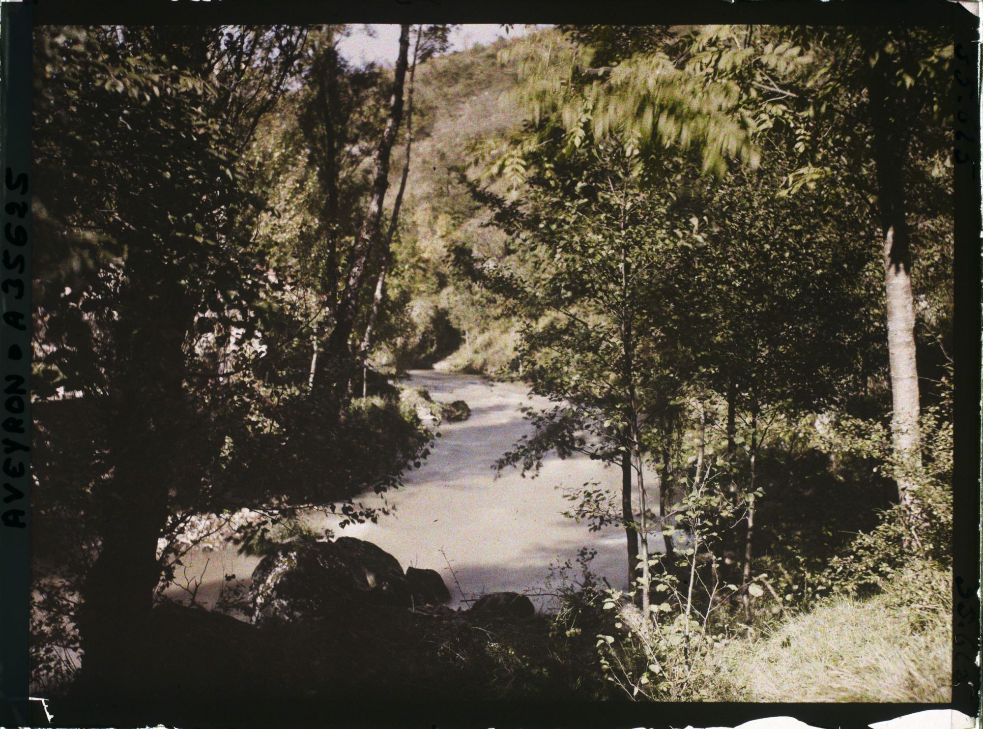 Image représentant Vue sur la rivière l'Alzou