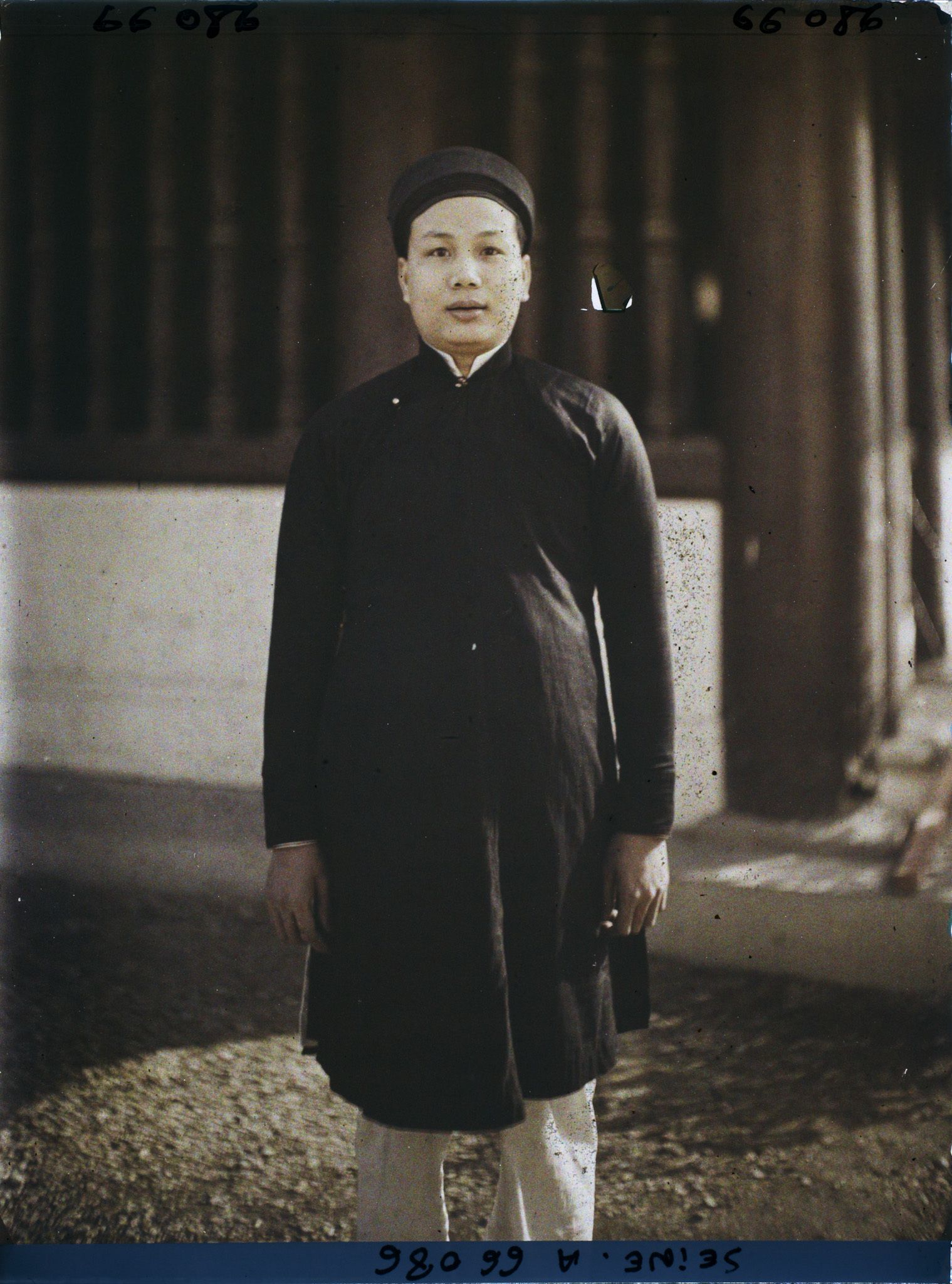 Image représentant L'Exposition Coloniale Internationale de 1931, un homme annamite